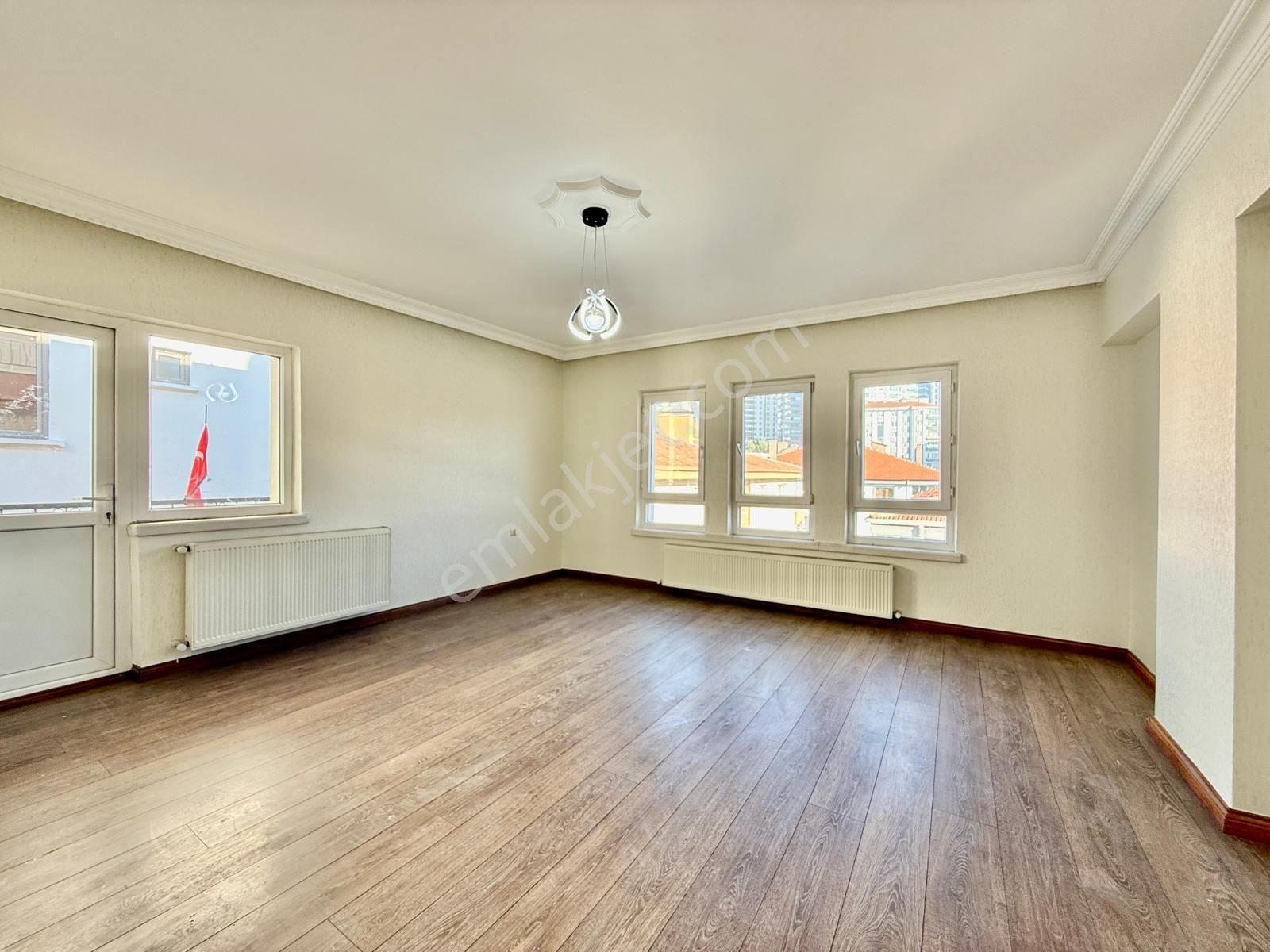 Kalecik Emlak'tan Protokol Yolu Yakını Ara Kat Geniş 3+1 Daire - Görsel 3