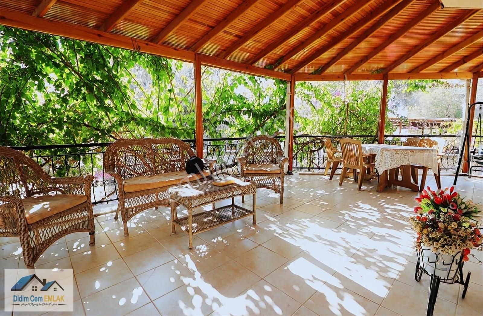 Akbük' Te Müstakil Girişli Bahçeli Satılık 3+1 Triplex Villa - Görsel 10