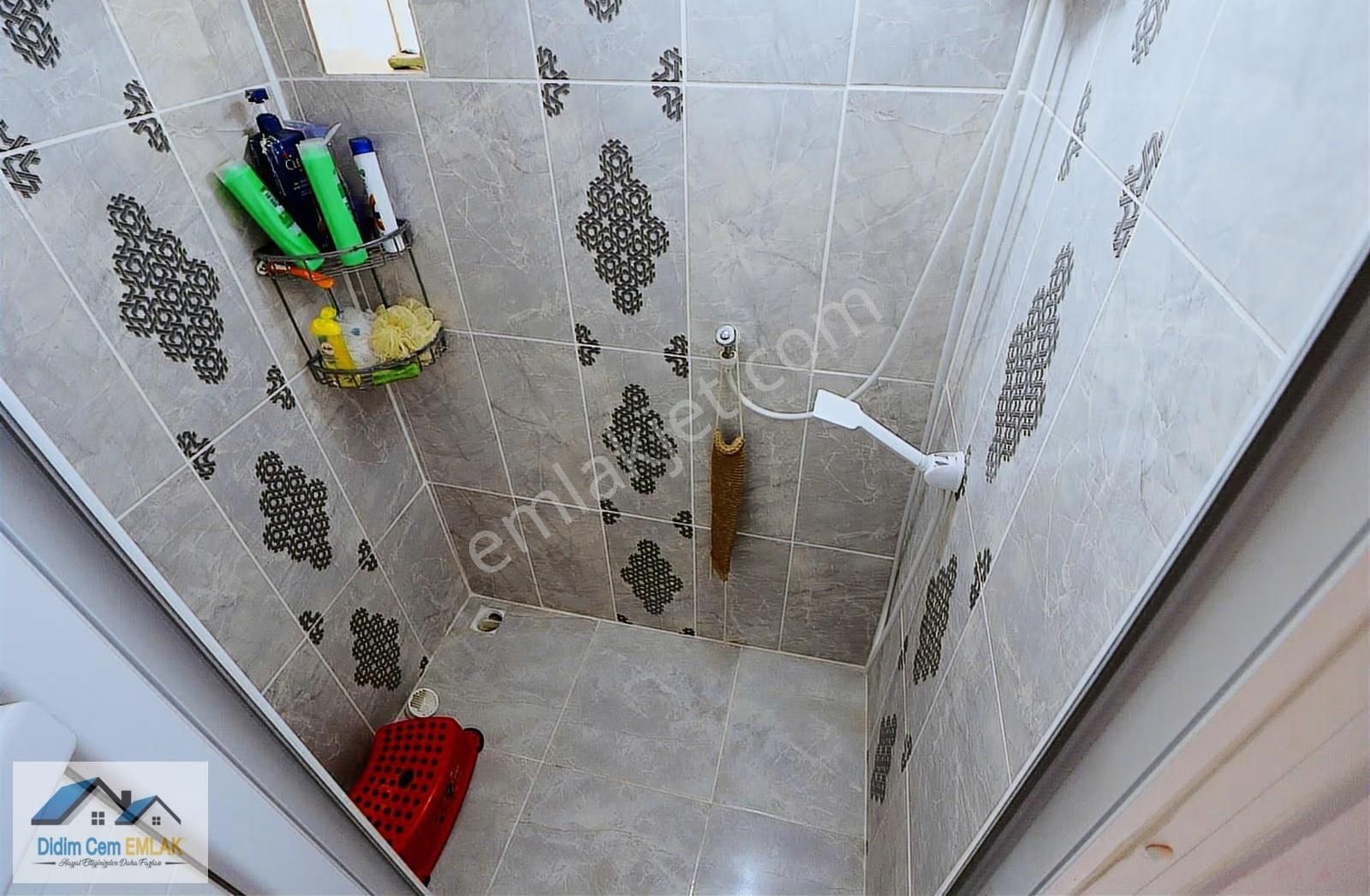 Akbük' Te Müstakil Girişli Bahçeli Satılık 3+1 Triplex Villa - Görsel 15