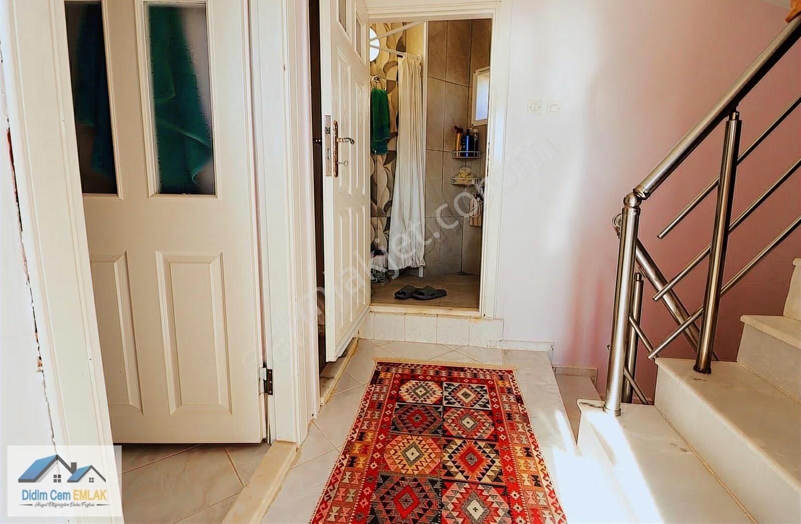 Akbük' Te Müstakil Girişli Bahçeli Satılık 3+1 Triplex Villa - Görsel 22