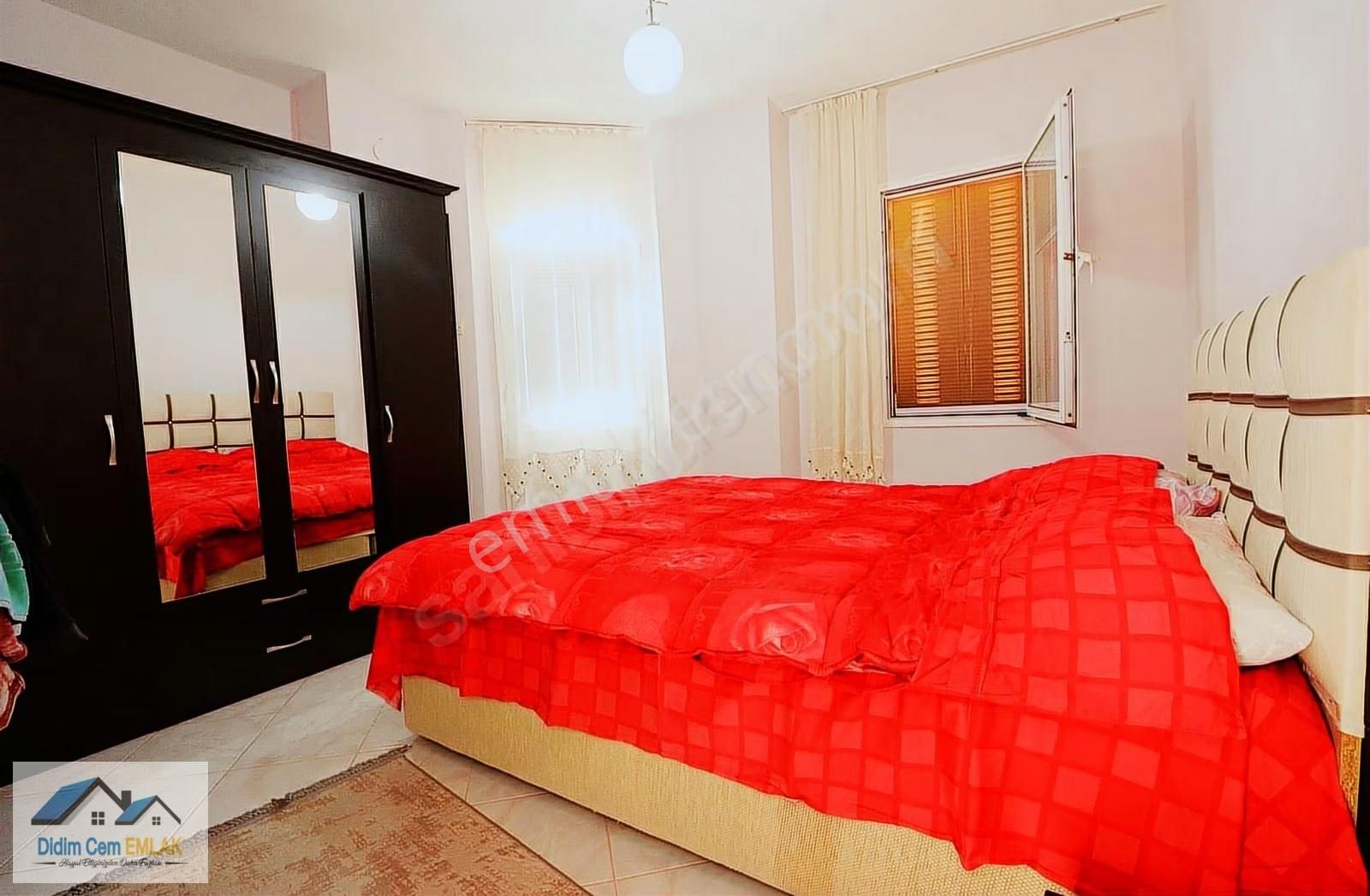 Akbük' Te Müstakil Girişli Bahçeli Satılık 3+1 Triplex Villa - Görsel 21