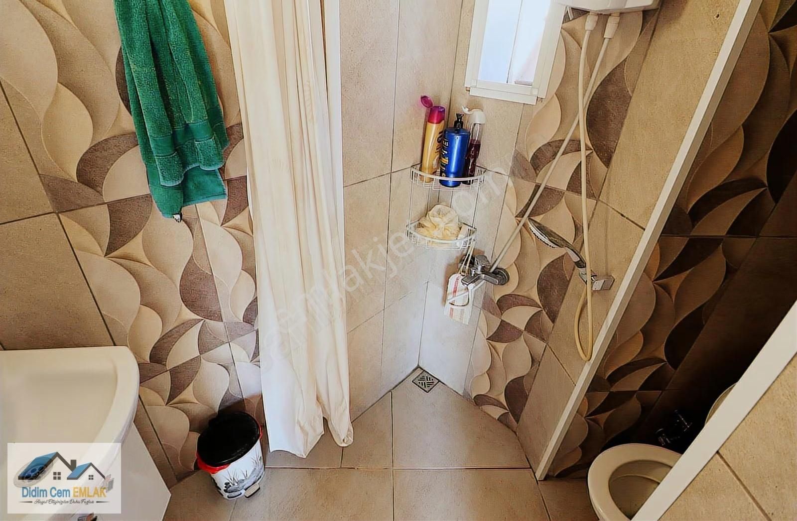 Akbük' Te Müstakil Girişli Bahçeli Satılık 3+1 Triplex Villa - Görsel 11