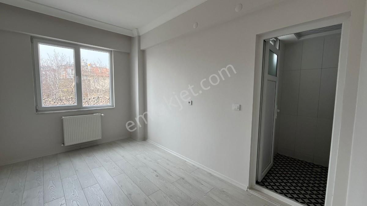 Merkezi Lokasyonlu Şık Ve Muhteşem Tasarımlı 4+1 Satılık Daire - Görsel 8