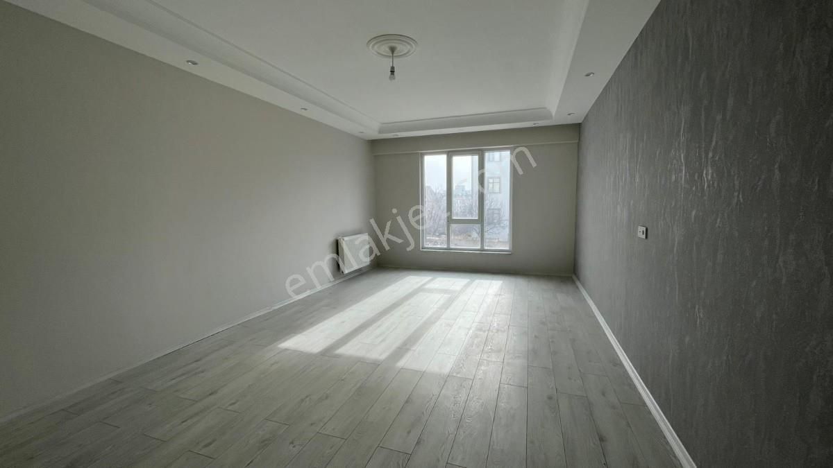 Merkezi Lokasyonlu Şık Ve Muhteşem Tasarımlı 4+1 Satılık Daire - Görsel 28