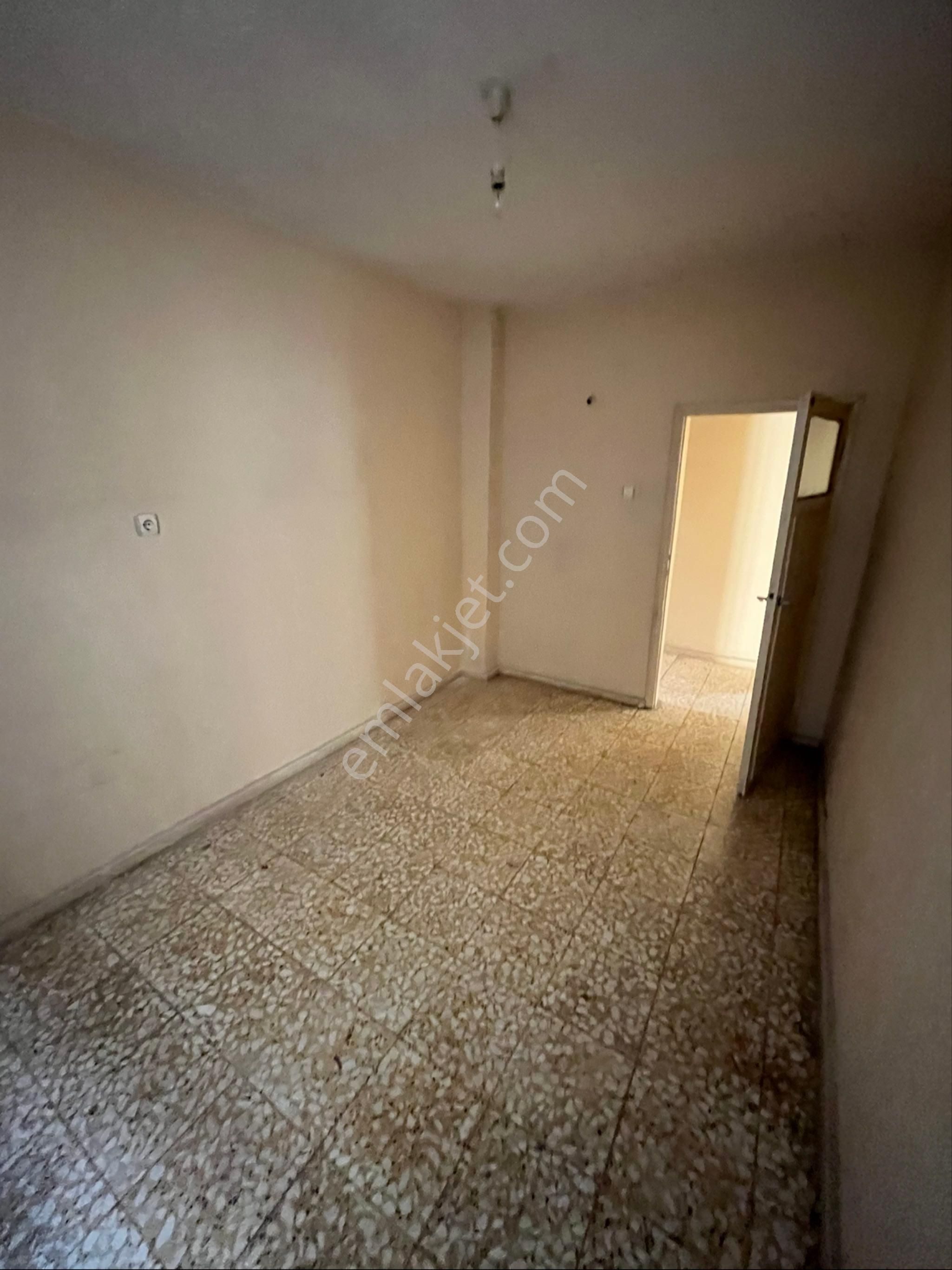 Yeşilyurt Mahallesinde Salı Pazarı Civarı Kiralık 3+1 Daire - Görsel 11