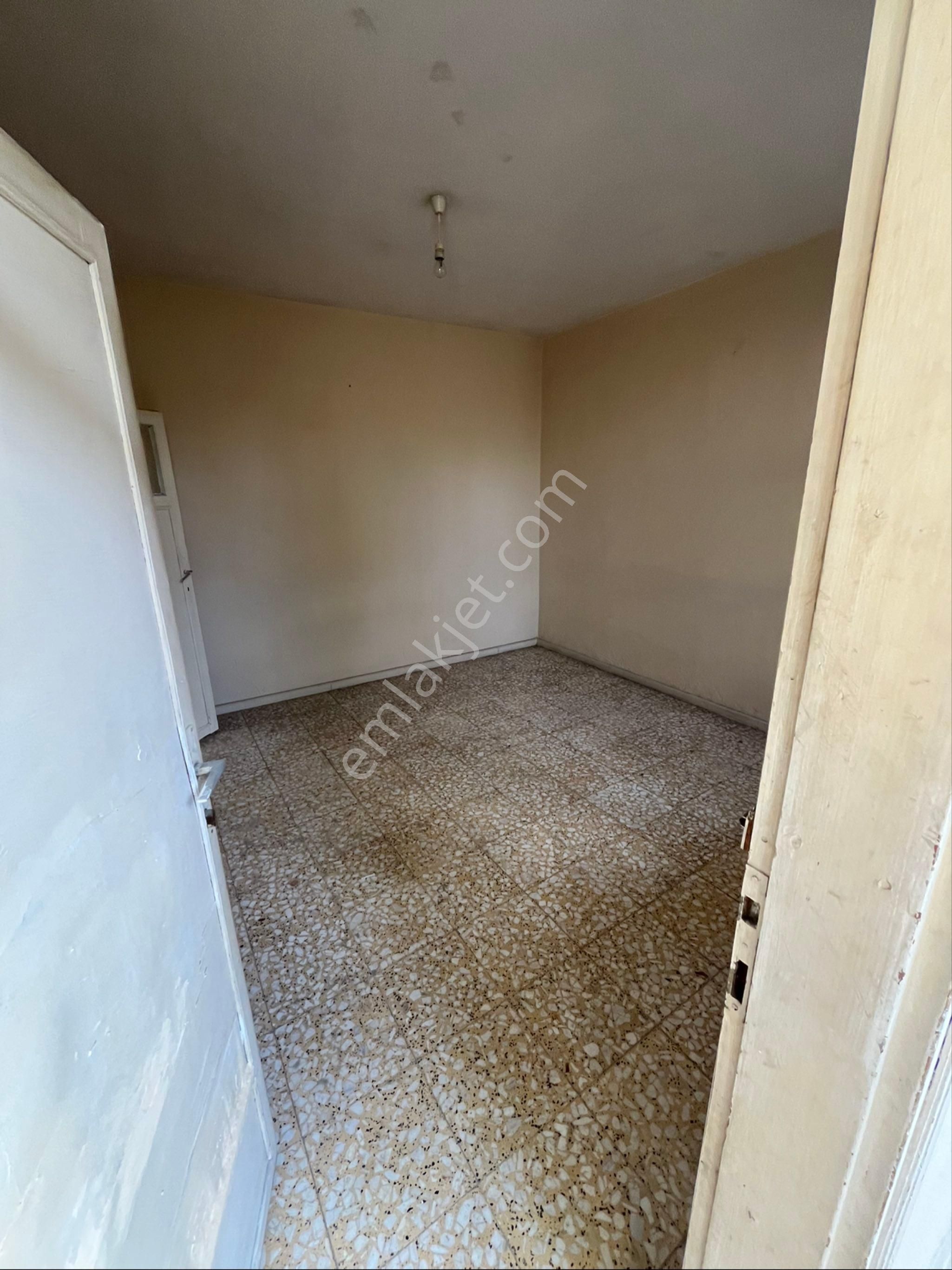 Yeşilyurt Mahallesinde Salı Pazarı Civarı Kiralık 3+1 Daire - Görsel 16