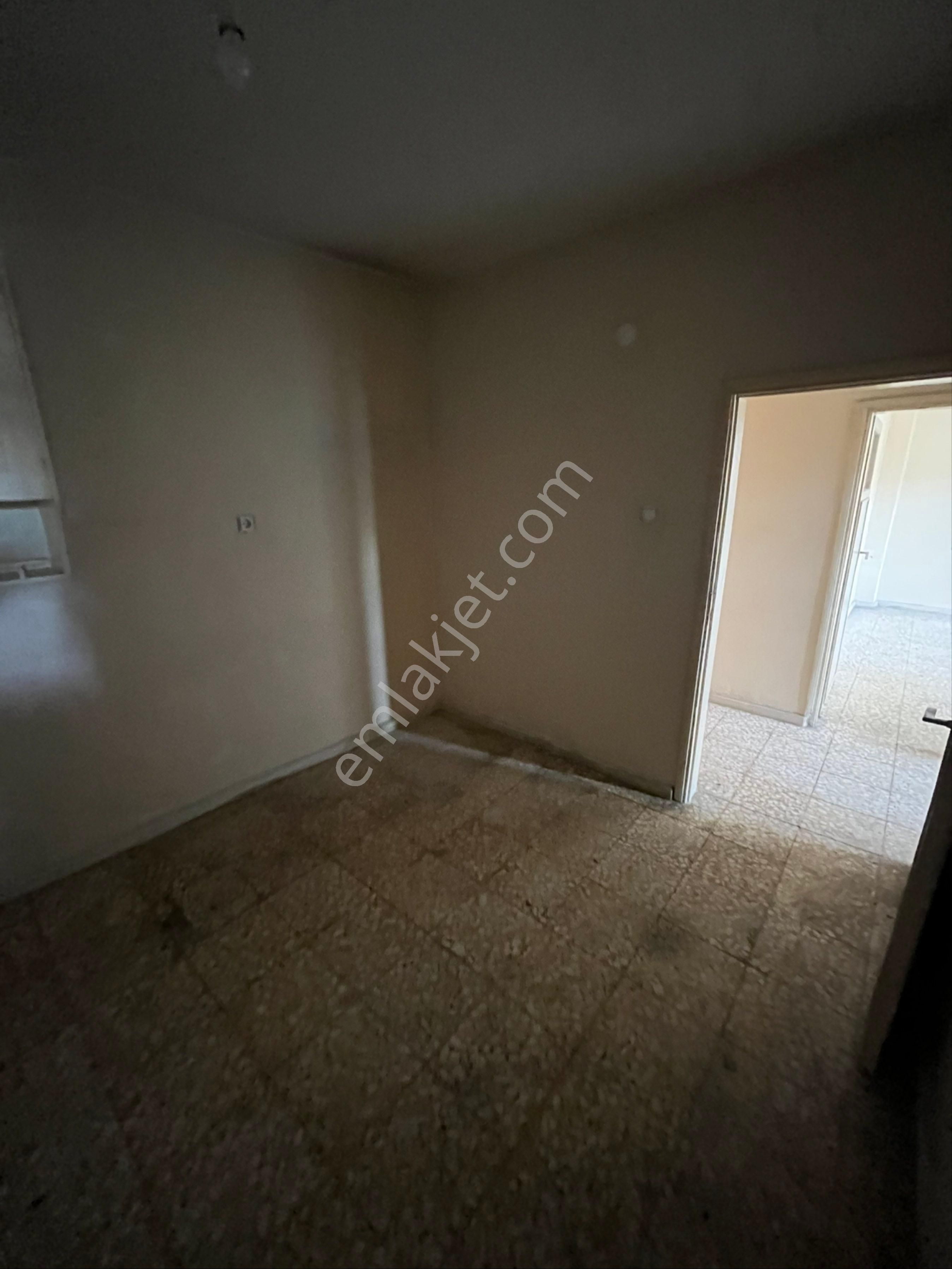 Yeşilyurt Mahallesinde Salı Pazarı Civarı Kiralık 3+1 Daire - Görsel 4