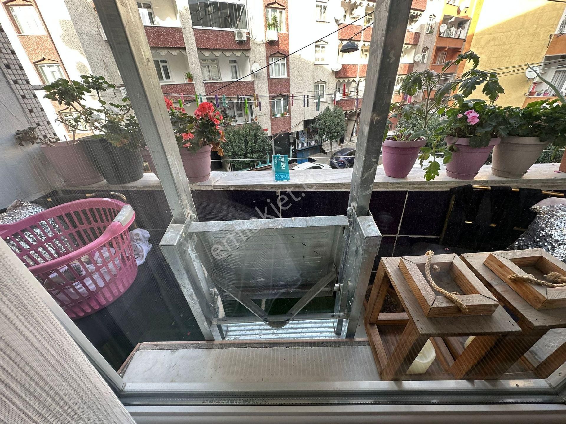 Esenler Menderes Mahallesınde 3+1