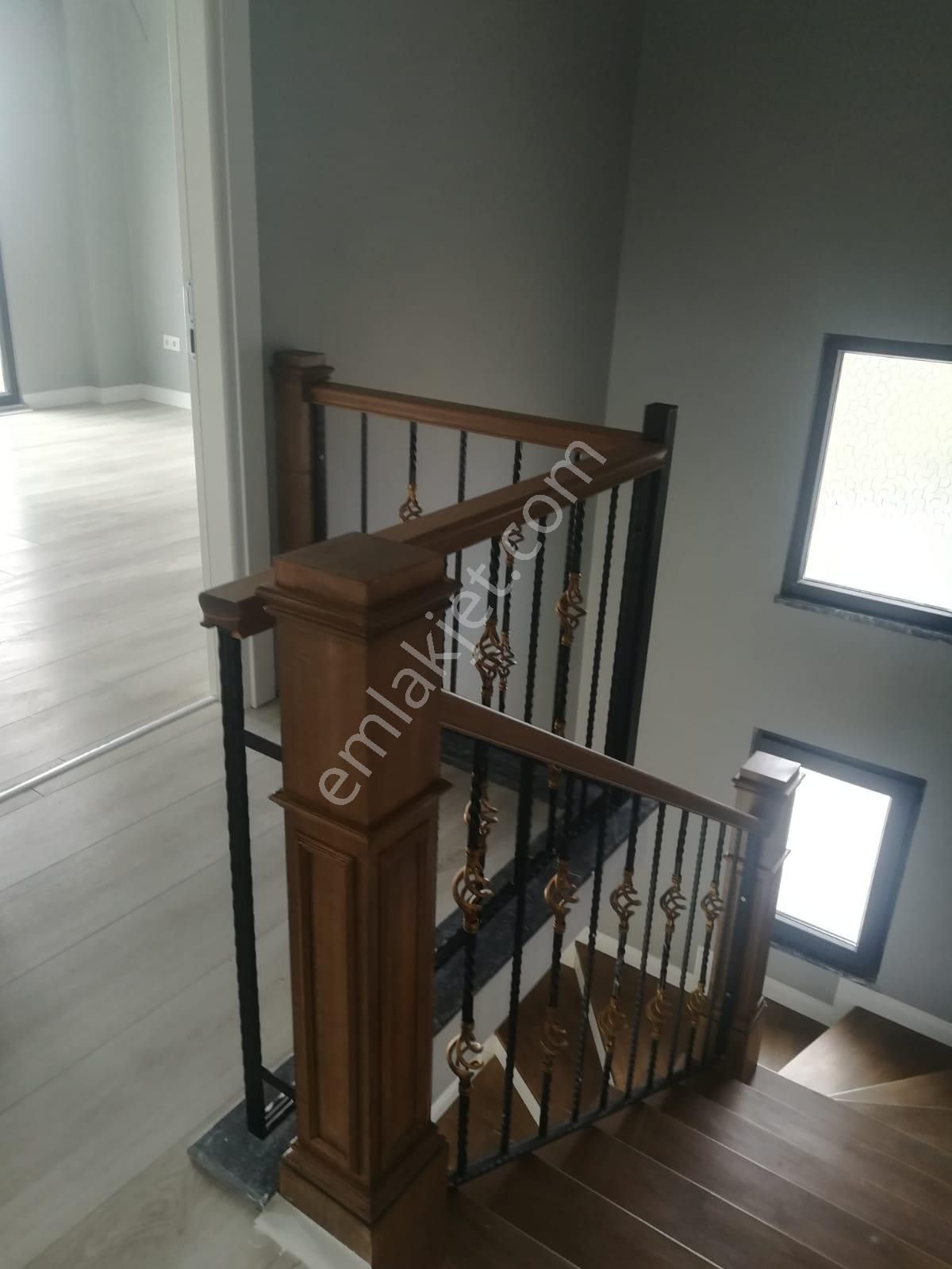 Büşra Gayrimenkulden Satılık Yazlık Villa Denize Sıfır 4 Villadan Oluşan Site 445m2 Arsası - Görsel 34