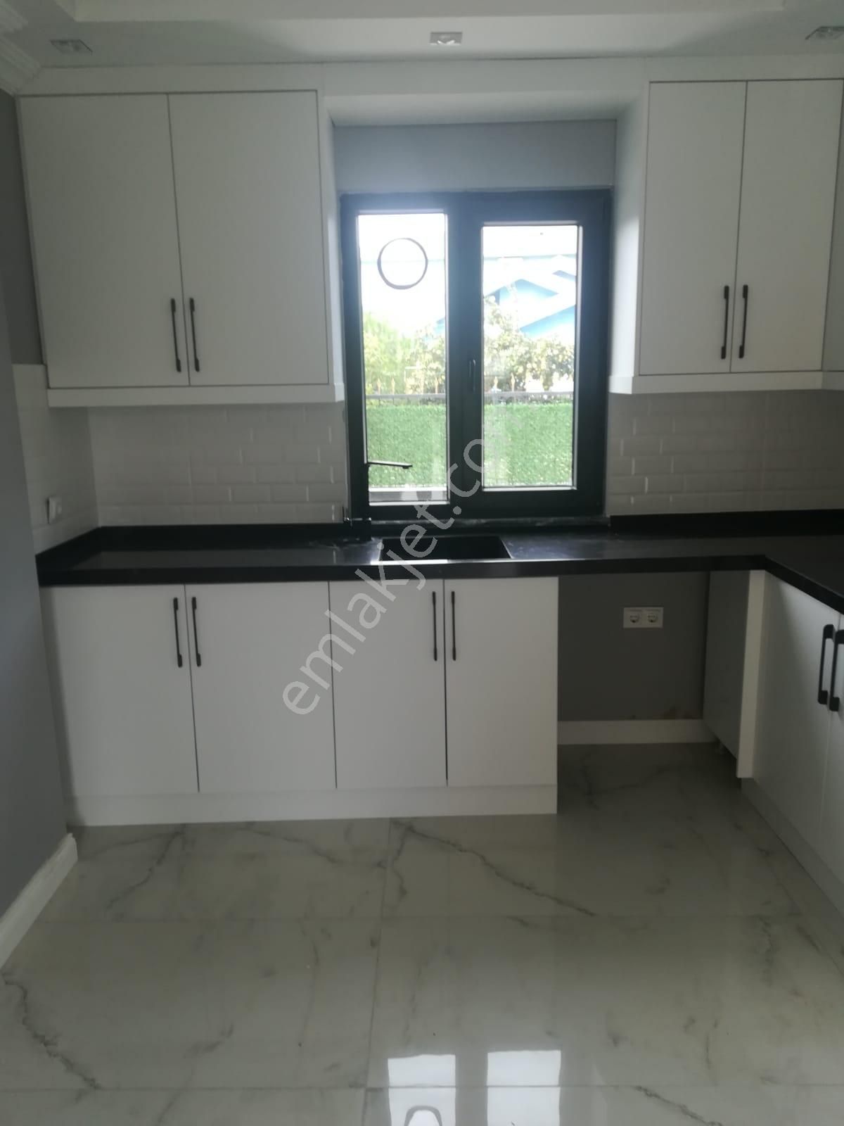 Büşra Gayrimenkulden Satılık Yazlık Villa Denize Sıfır 4 Villadan Oluşan Site 445m2 Arsası - Görsel 15