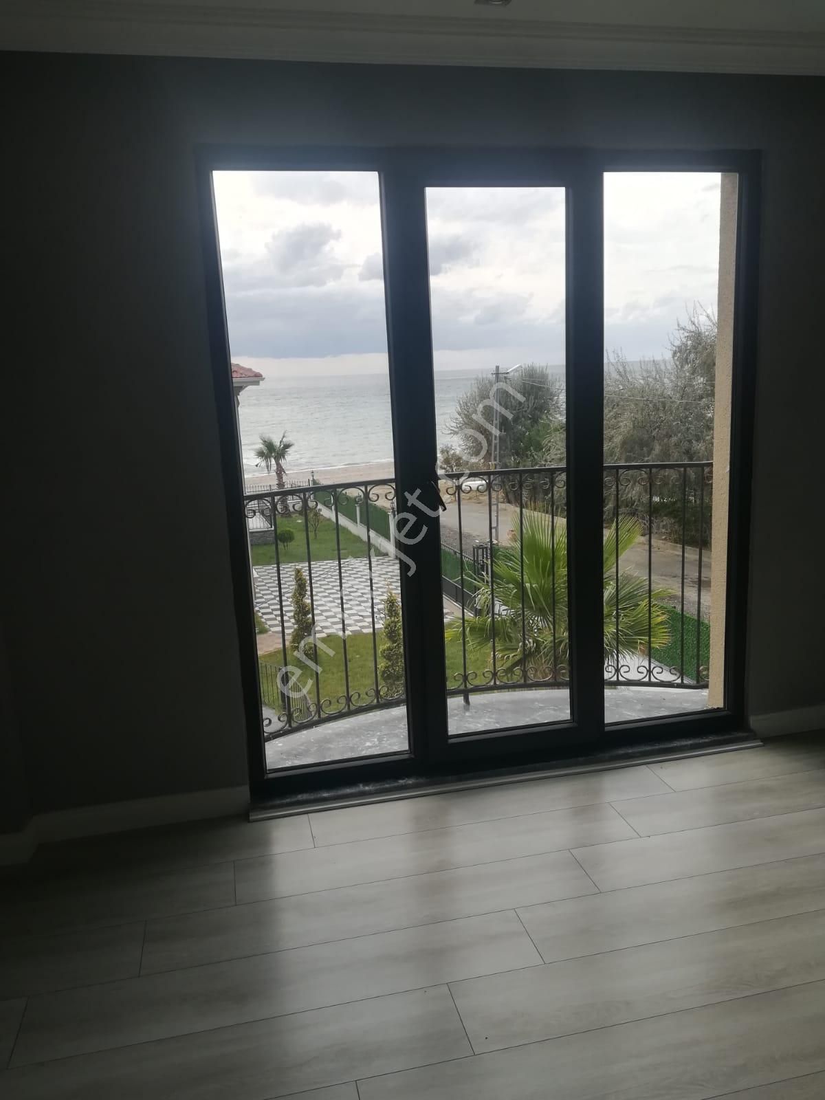 Büşra Gayrimenkulden Satılık Yazlık Villa Denize Sıfır 4 Villadan Oluşan Site 445m2 Arsası - Görsel 21