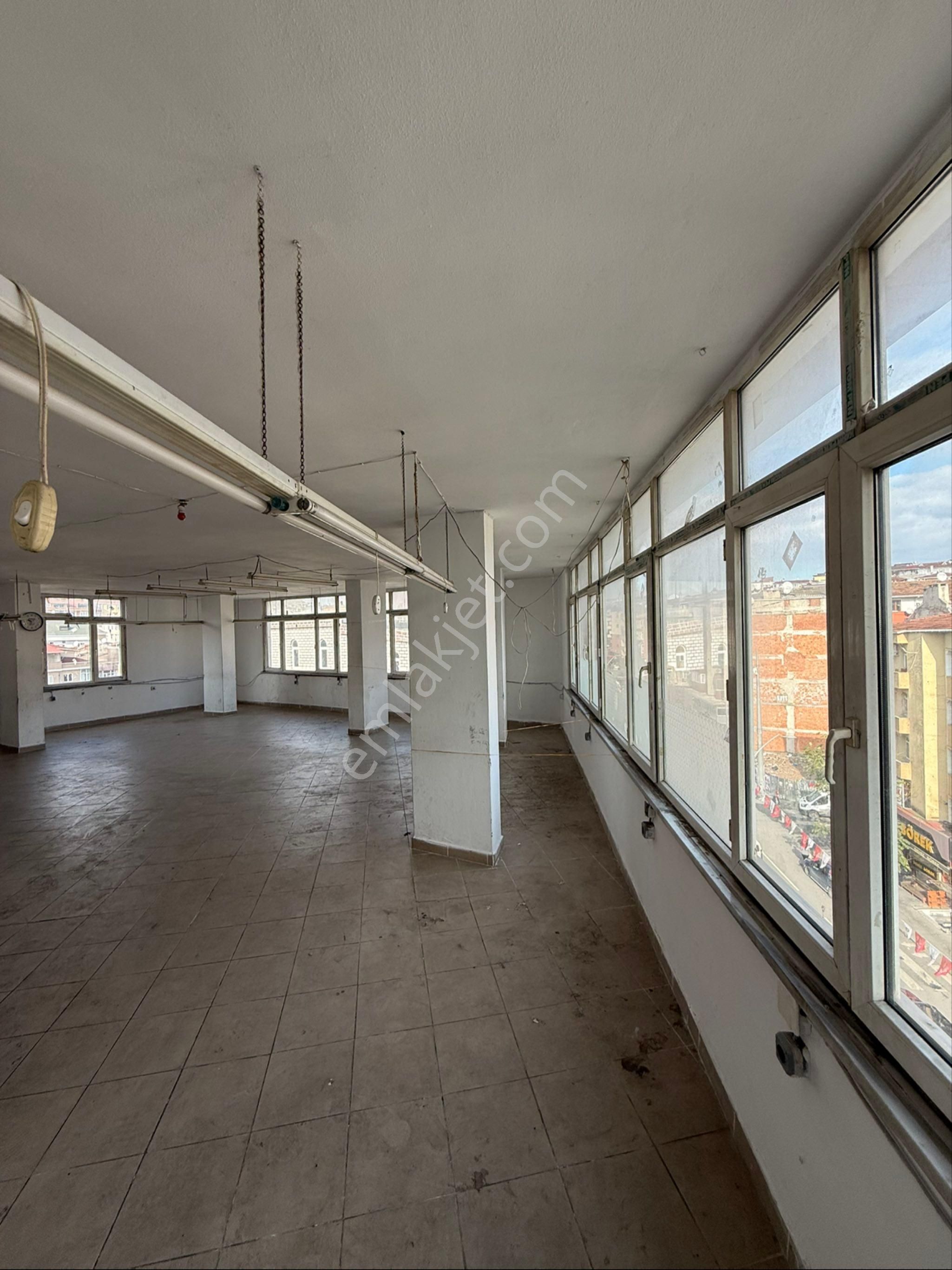 Remax’tan Gazi Mah Cadde Üstü Kiralık Atölye - Görsel 15