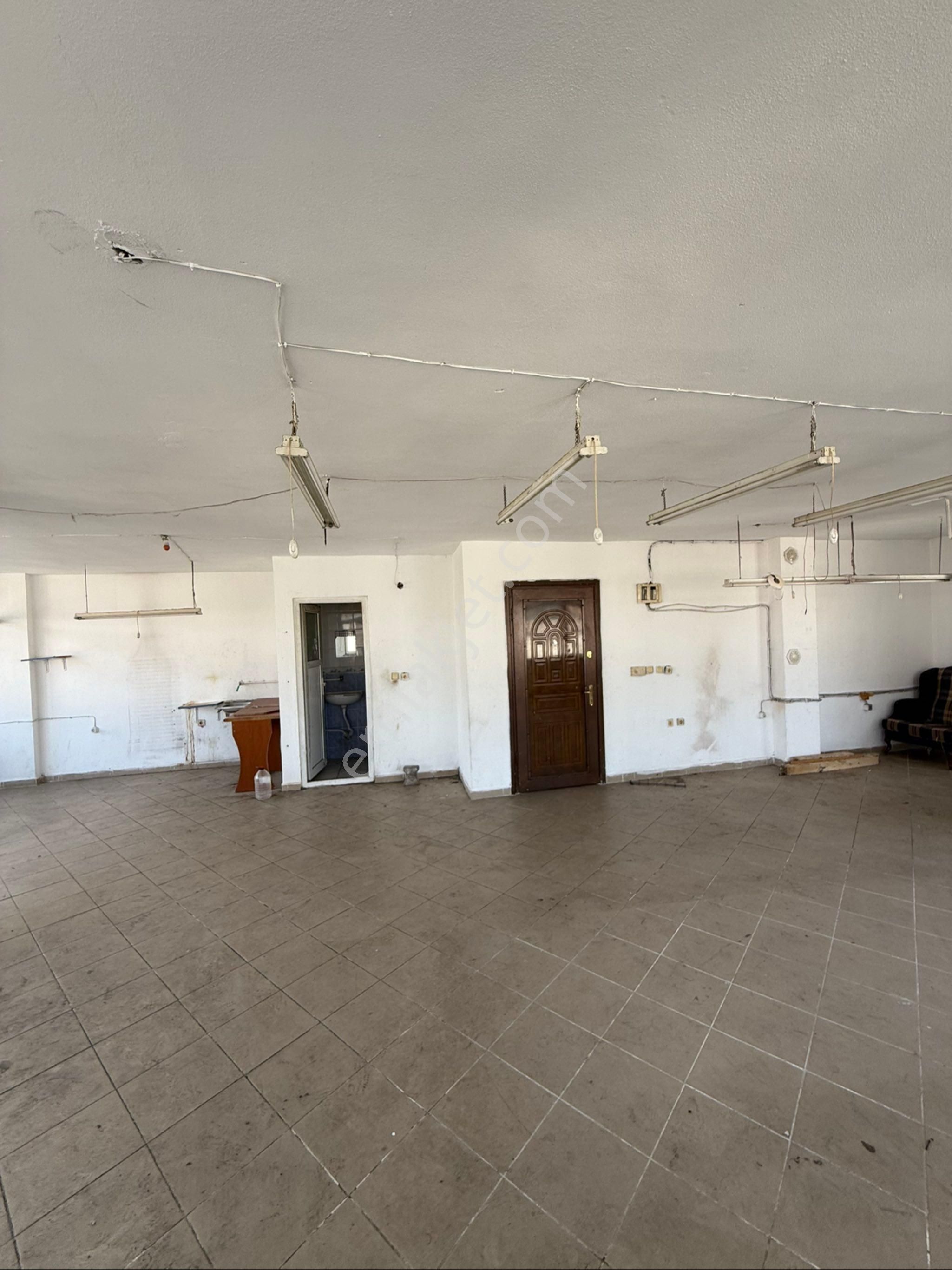 Remax’tan Gazi Mah Cadde Üstü Kiralık Atölye - Görsel 3