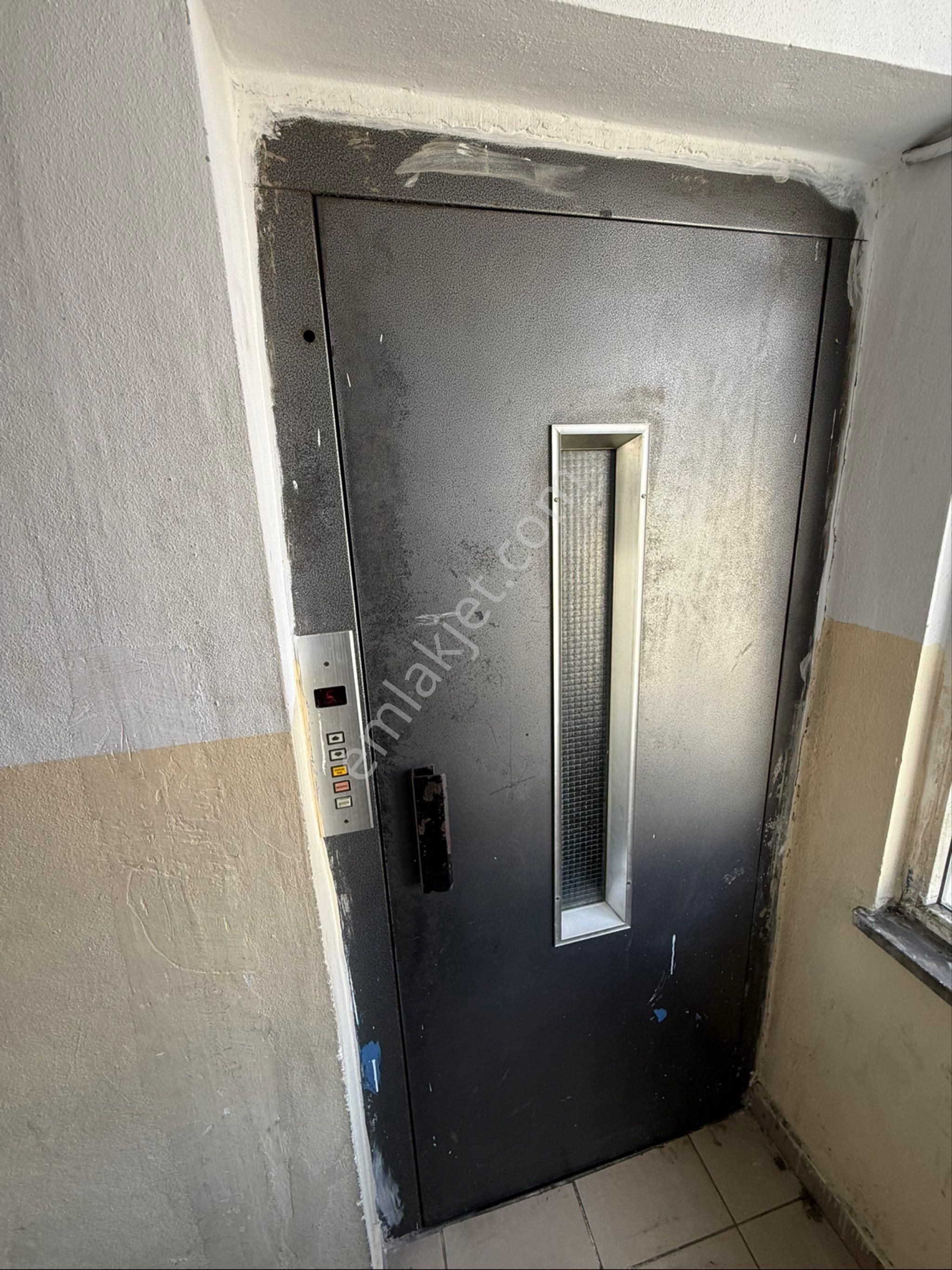 Remax’tan Gazi Mah Cadde Üstü Kiralık Atölye - Görsel 2