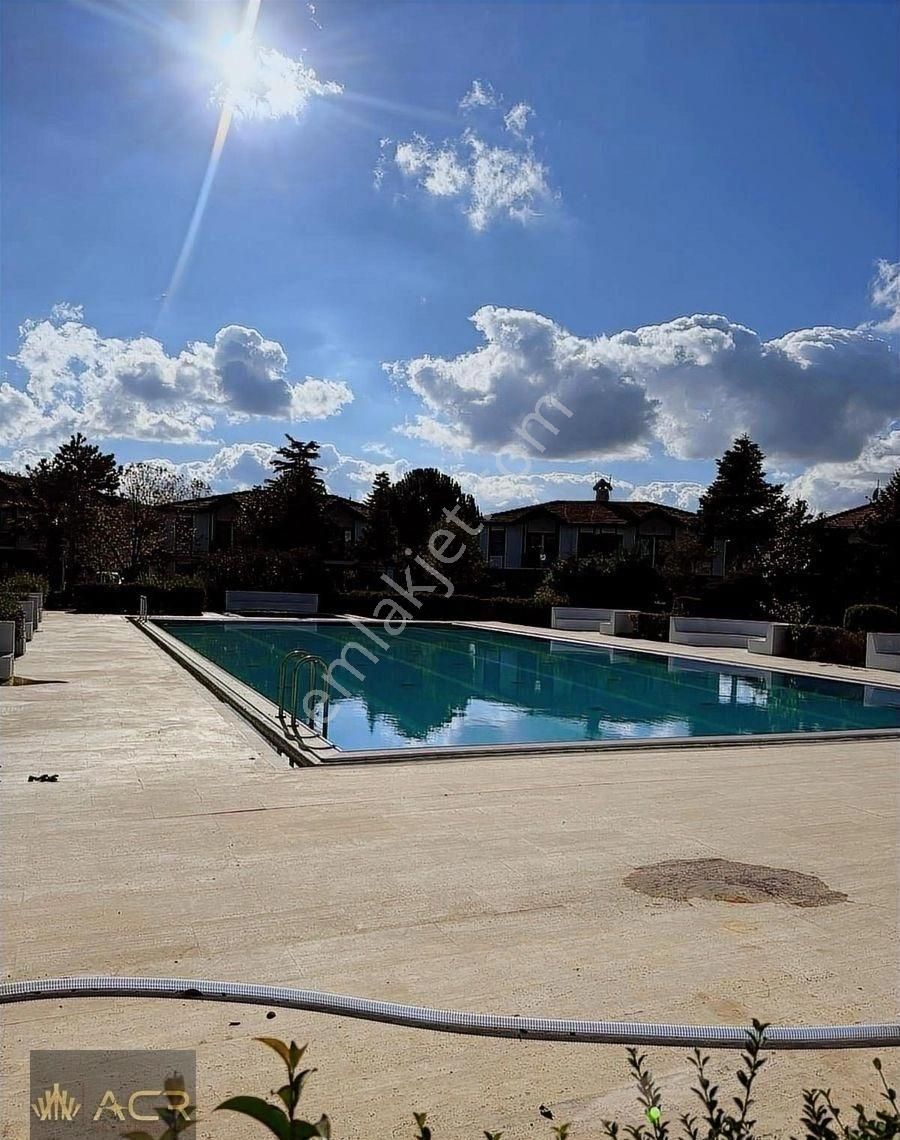 Şile Çavuşta Özel Mimari Havuzlu Nehir Sitesinde Satılık Villa - Görsel 16