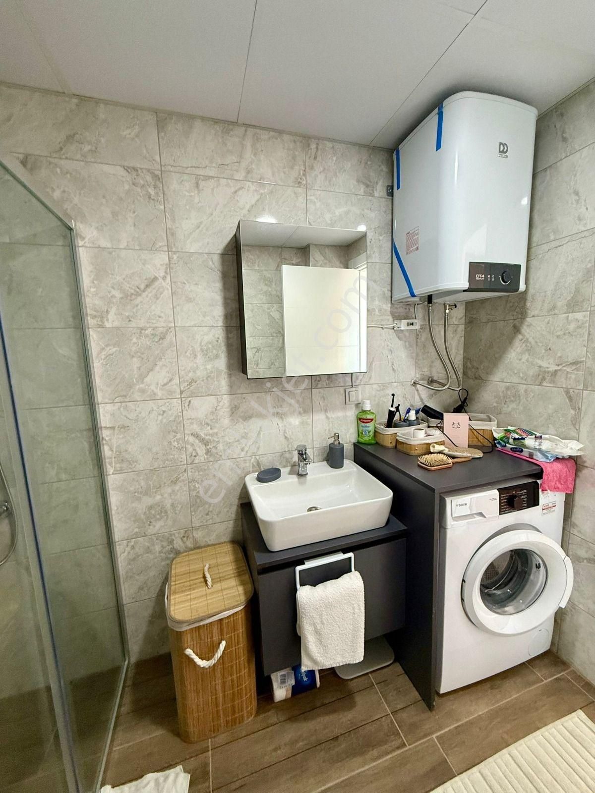 İki Çeşmelik Mahallesinde Havuzlu Site De Eşyalı Satılık Fırsat 1+1 Daire !! - Görsel 14