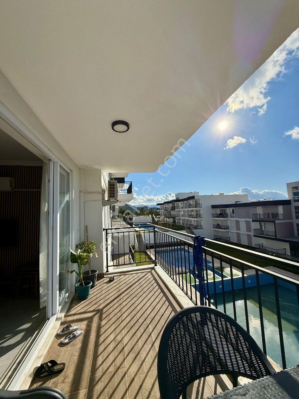 İki Çeşmelik Mahallesinde Havuzlu Site De Eşyalı Satılık Fırsat 1+1 Daire !! - Görsel 12