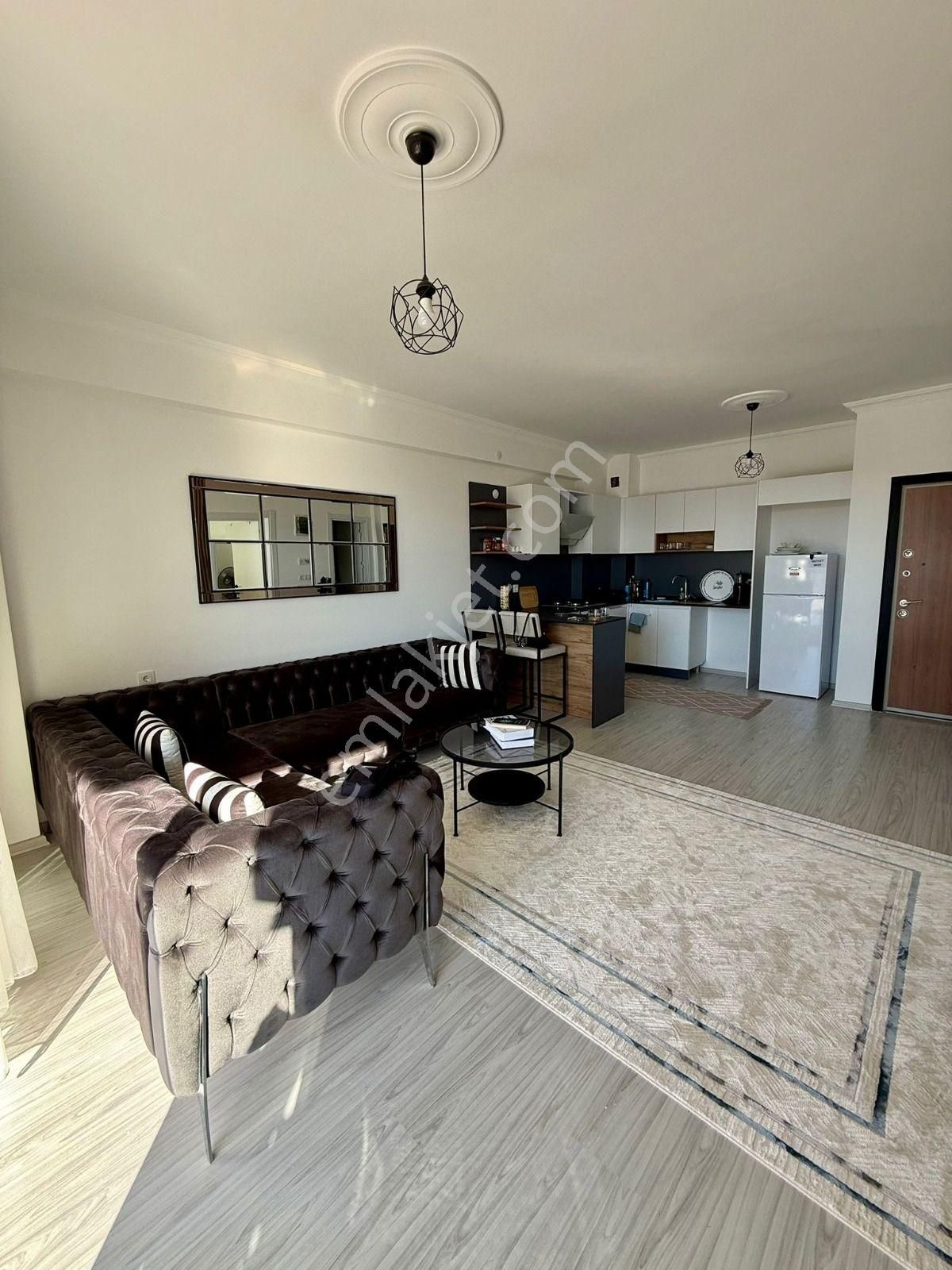 İki Çeşmelik Mahallesinde Havuzlu Site De Eşyalı Satılık Fırsat 1+1 Daire !! - Görsel 8