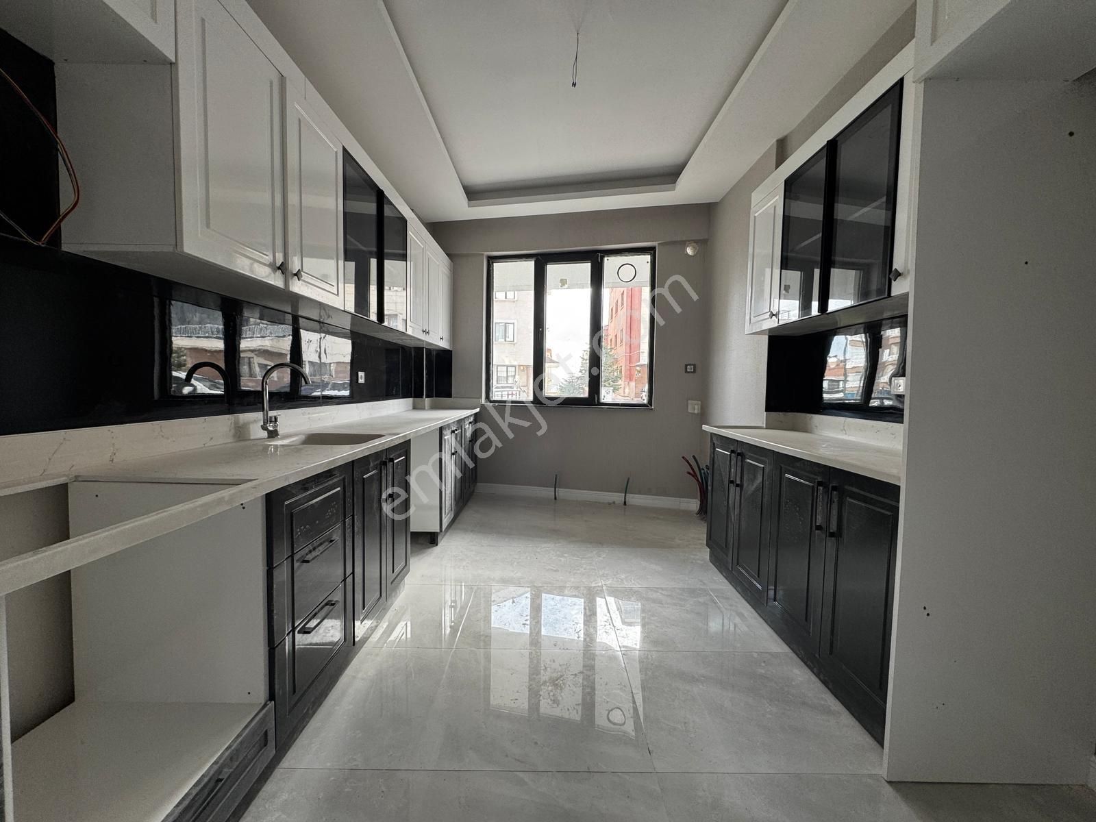 Sancaktepe'de 3+1 Oturuma Hazır Yapılı Sıfır Daire - Görsel 2