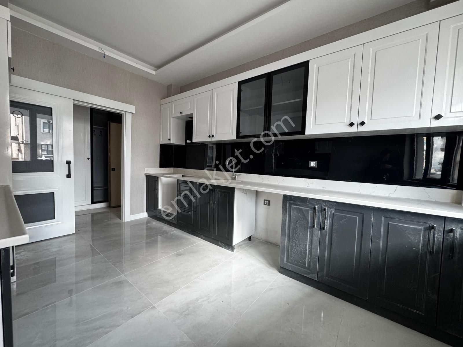 Sancaktepe'de 3+1 Oturuma Hazır Yapılı Sıfır Daire - Görsel 3