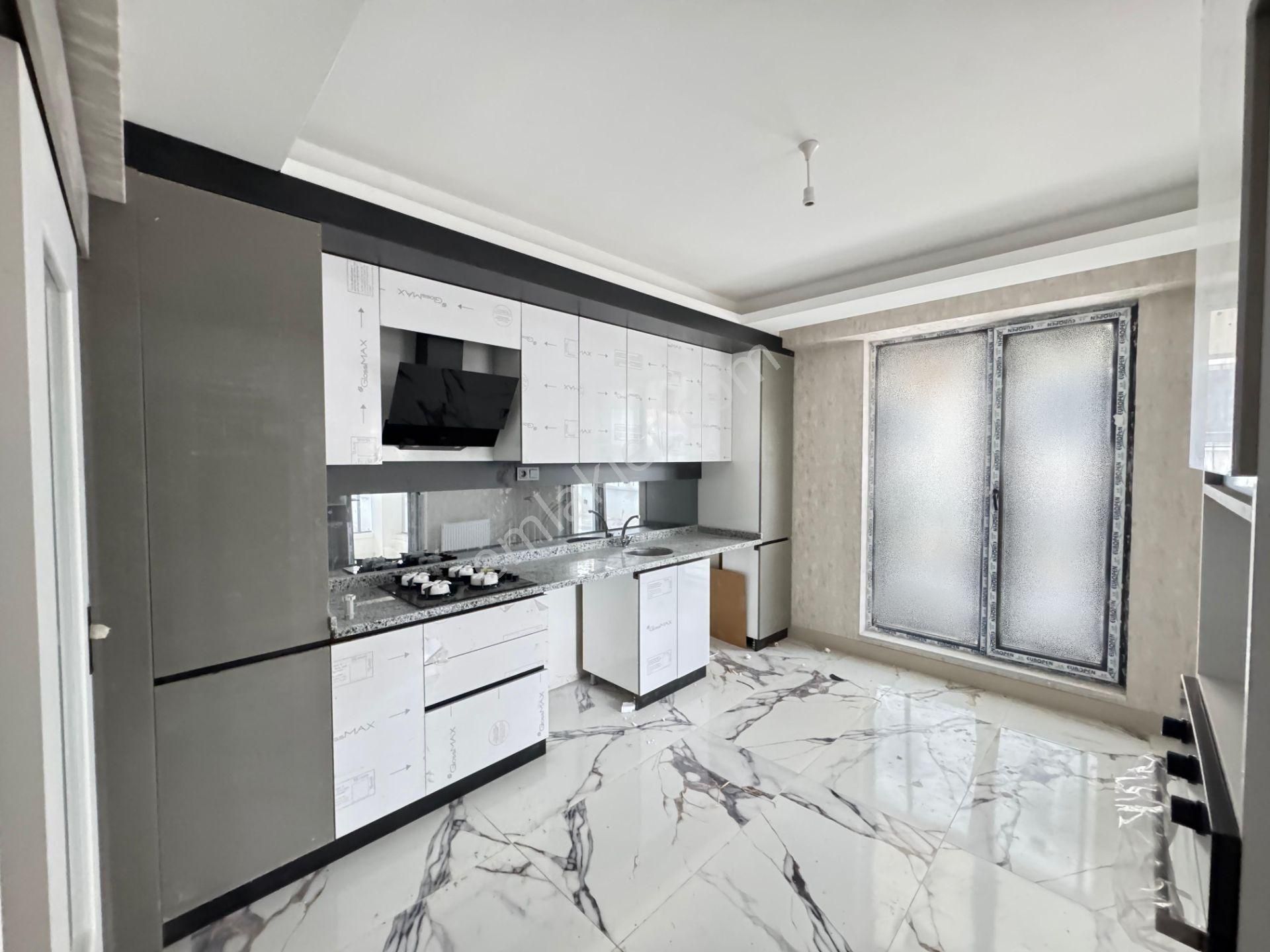 Yenikent Fevzi Çakmak Mh'de 3+1 Ebeveyn Banyolu Satılık Daire - Görsel 3