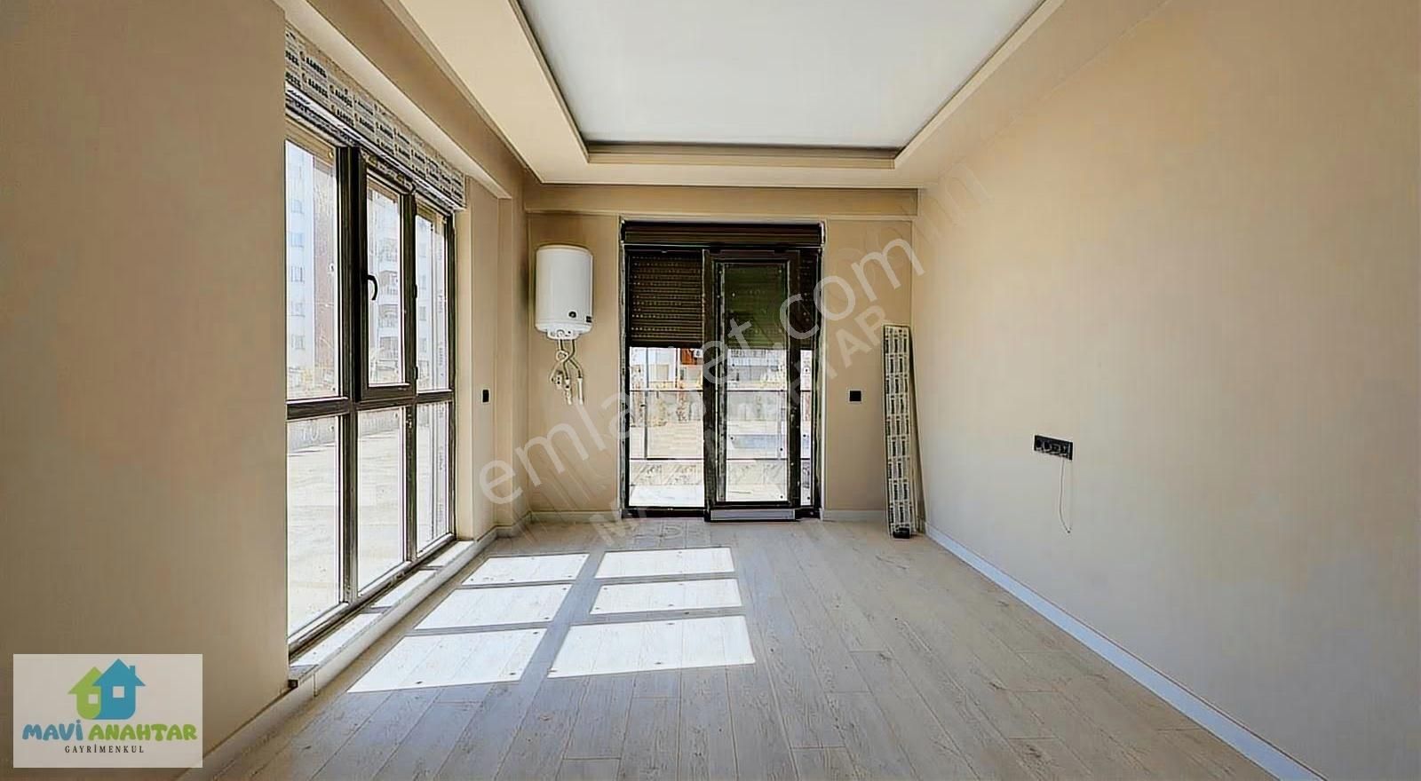 Altıntaşta Havuzlu Sitede 40lık Yola Yakın 1+1 Satılık Daire - Görsel 2