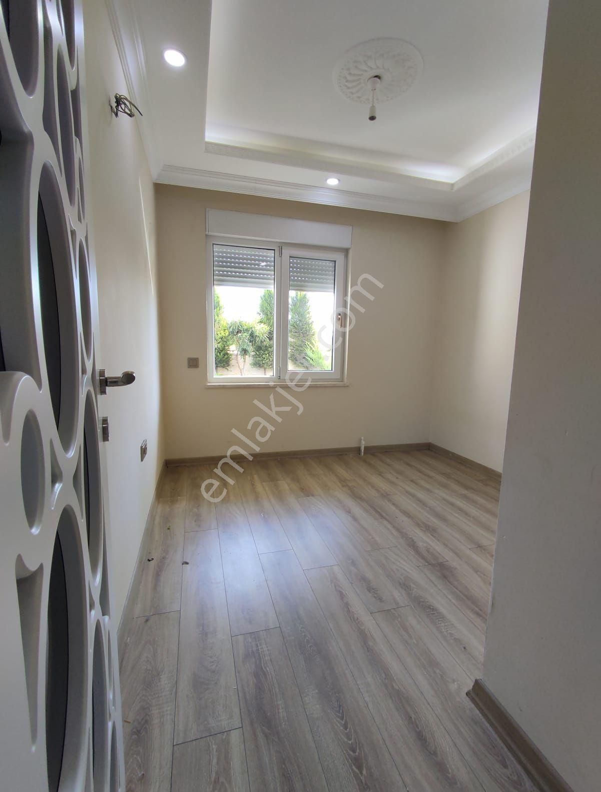 Yüzme Havuzlu Ayrı Mutfaklı Ebeveyn Banyolu Cam Balkonlu Lüks Sitede Geniş 2+1 - Görsel 3