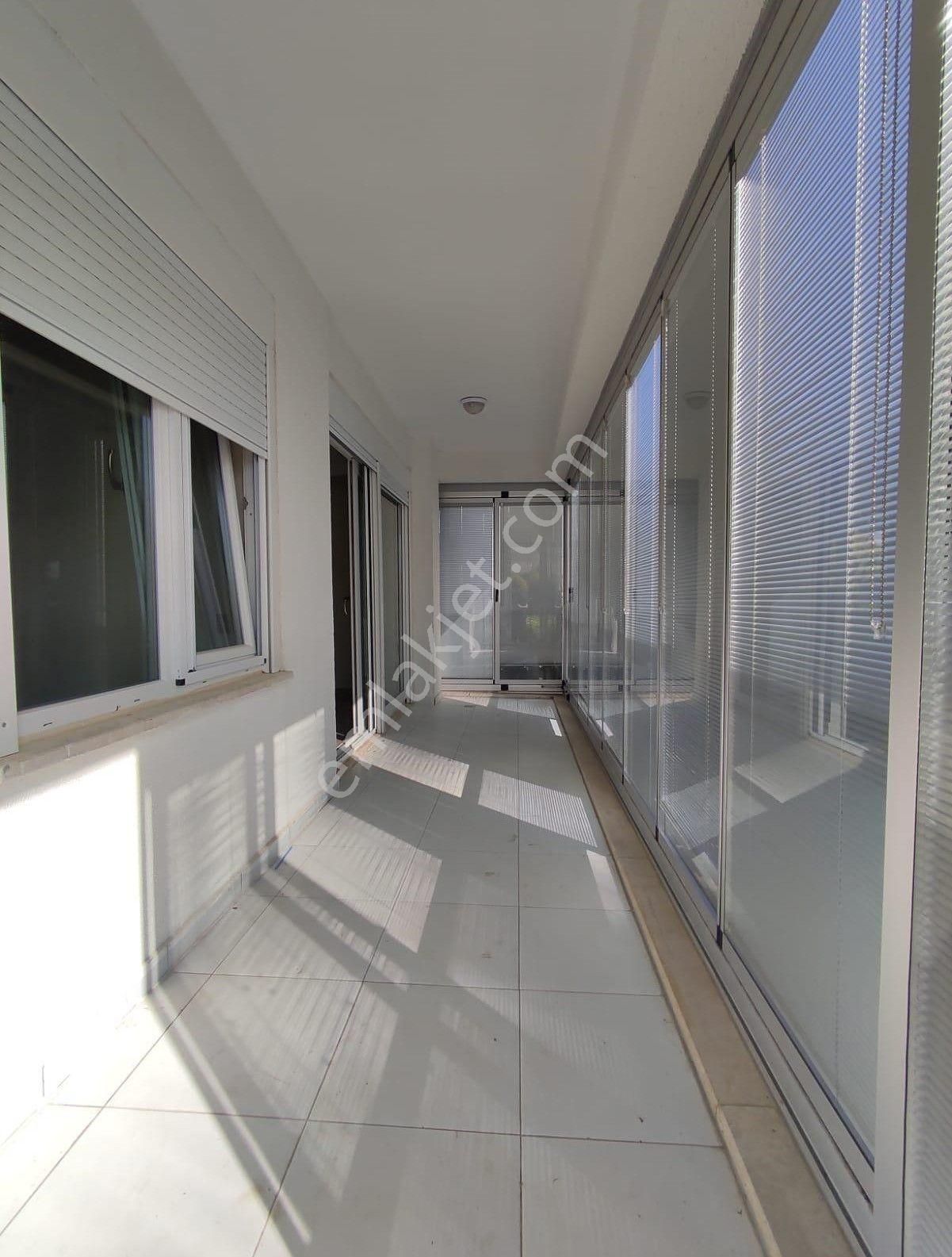 Yüzme Havuzlu Ayrı Mutfaklı Ebeveyn Banyolu Cam Balkonlu Lüks Sitede Geniş 2+1 - Görsel 4