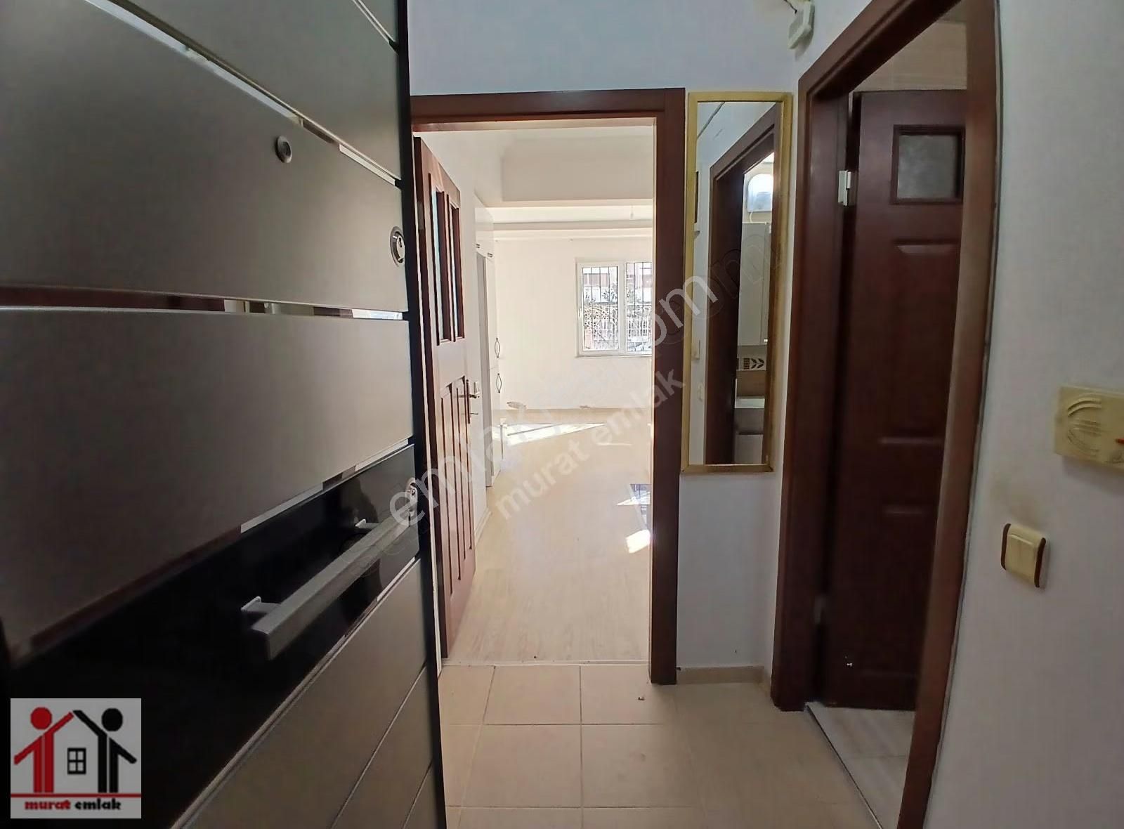 Kızıltoprak'ta Tahtakale Yakını Bakımlı 1+1 Bahçekatı - Görsel 3