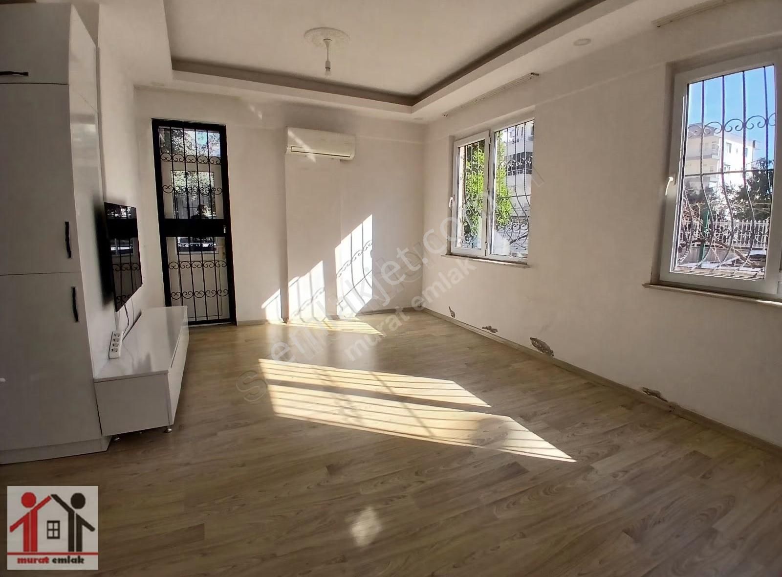 Kızıltoprak'ta Tahtakale Yakını Bakımlı 1+1 Bahçekatı