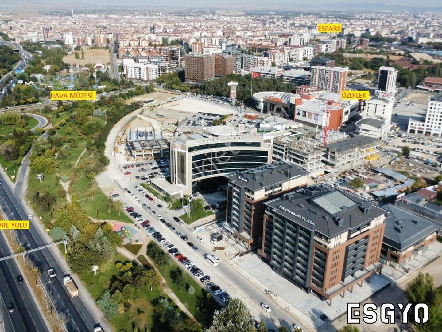 Esgyo'dan Aydoğanlar Plaza'da 1+1 Ticari Ruhsatlı İş Yeri Ofis