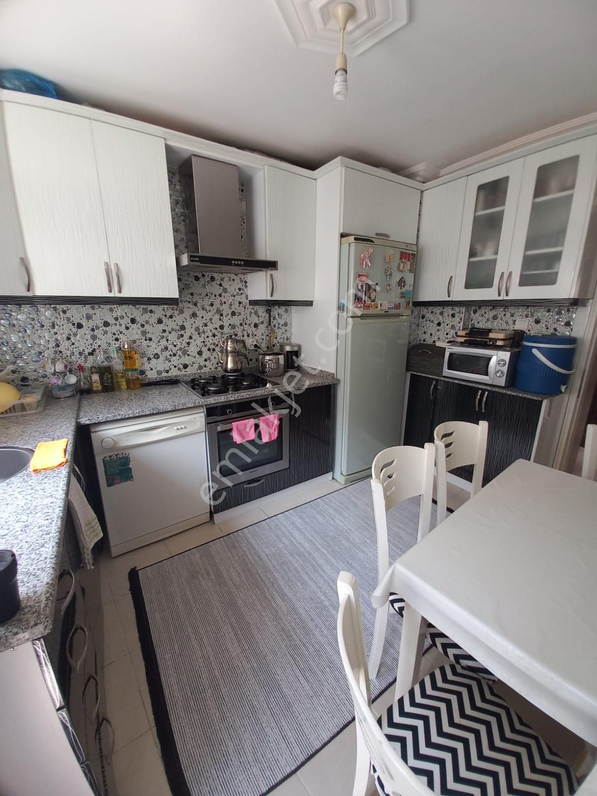 İzmir Buca Şirinyer Hürriyet Mahallesi//tuğsavulokul Yanı/izbana/4-5dk/fulyapılı/2+1/90m2//daire - Görsel 6