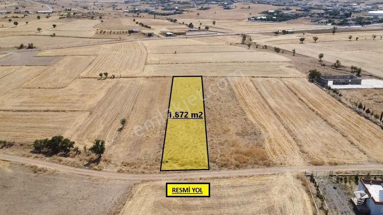 Antalya Korkuteli Bozova Mah. 1.872 M2 Resmi Yolu Var