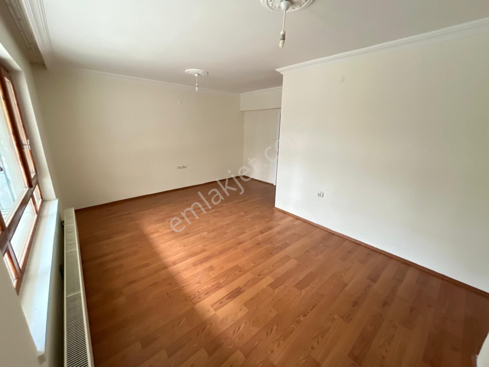 Karapürçek C.tesi Pazar Yakını 3+1 110m2 Kot Daire Kombi Petek Balkon Var - Görsel 10