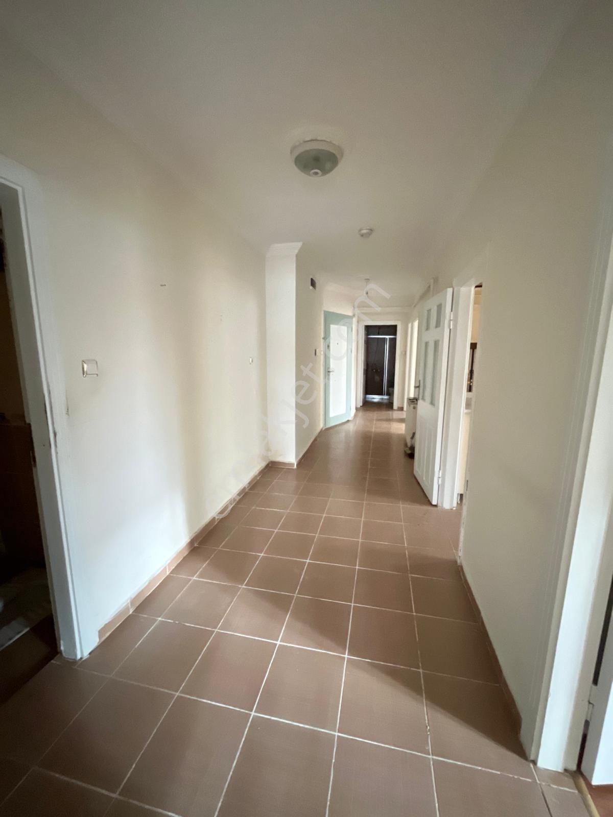 Karapürçek C.tesi Pazar Yakını 3+1 110m2 Kot Daire Kombi Petek Balkon Var - Görsel 28