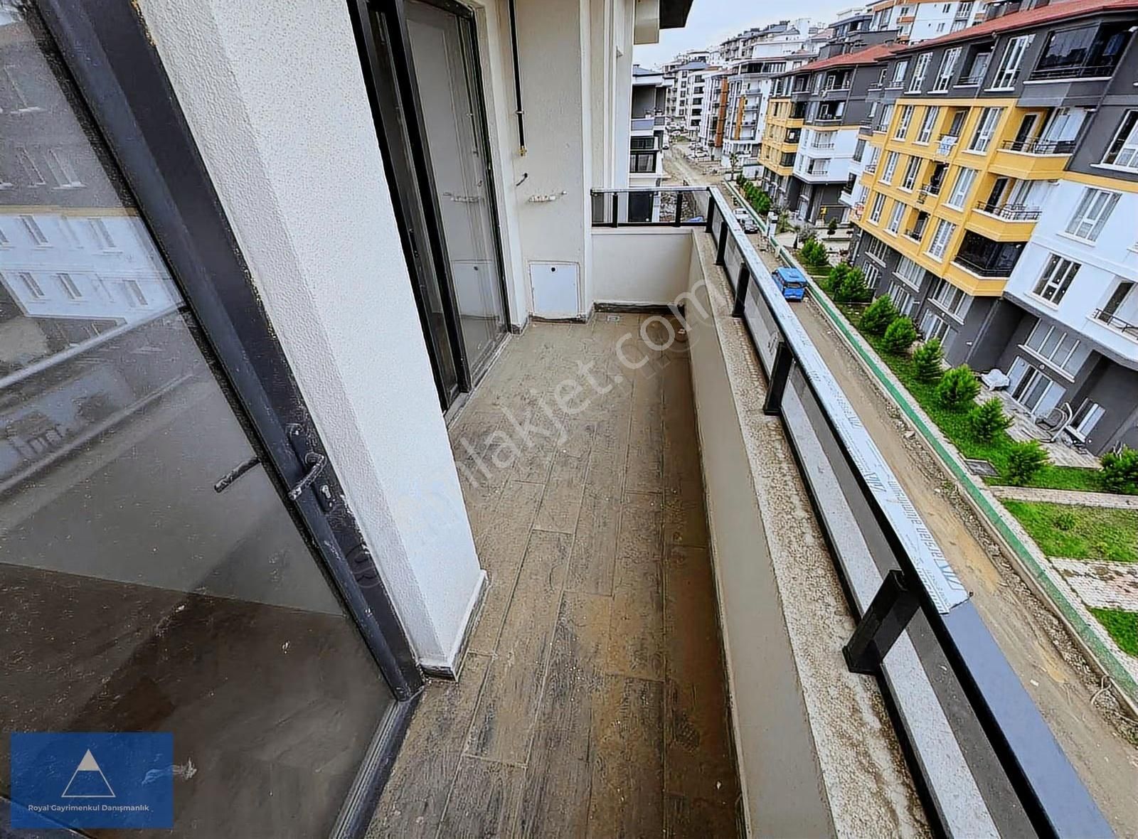 Körfezde Doğa Manzaralı Büyük Balkonlu Ferah 1+1 Dairefavorileri - Görsel 10