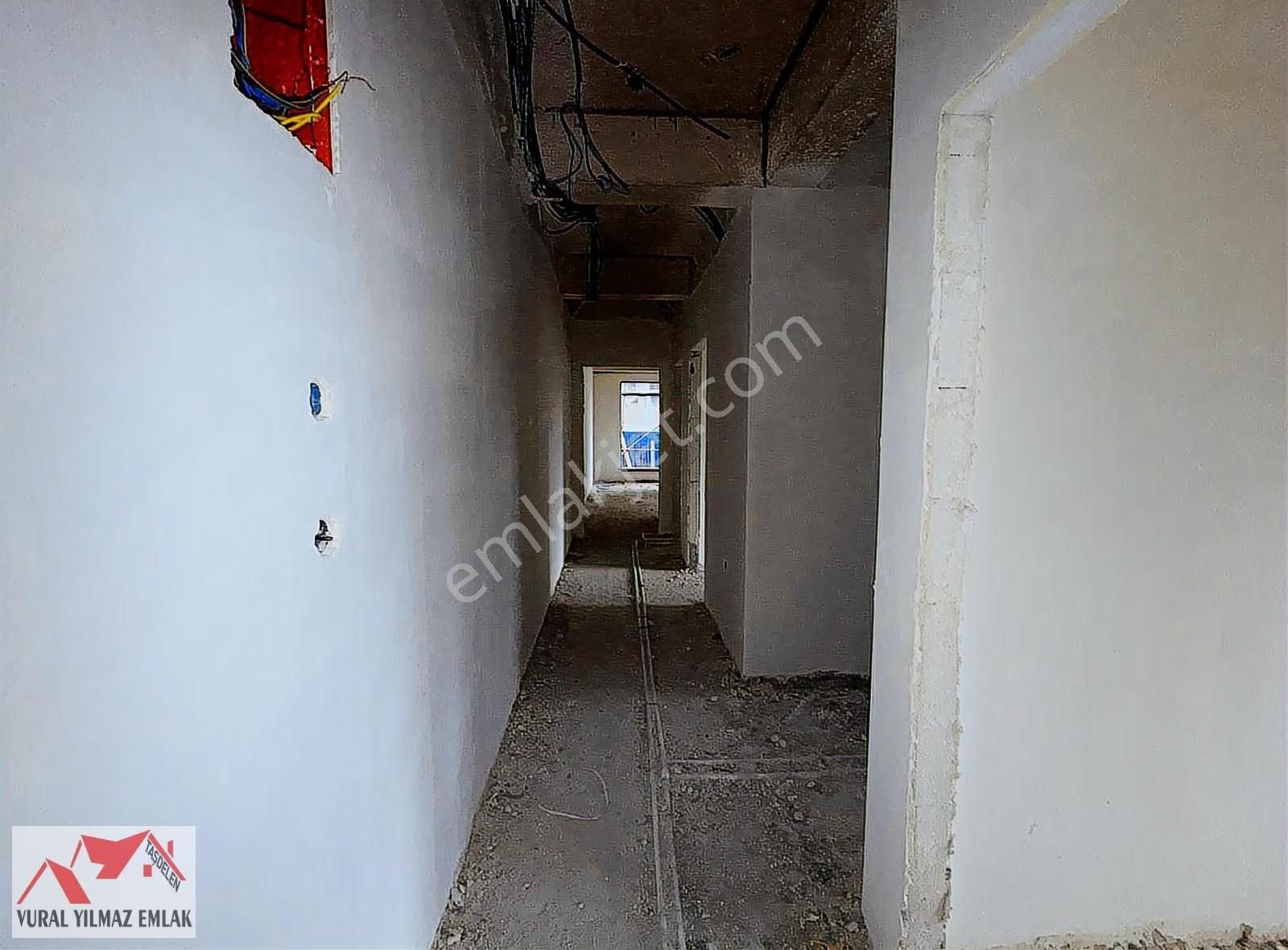 Taşdelen'de 3 Ay Sonra Teslim, Tapusu Hazır,otoparklı Fırsat 2+1 - Görsel 3