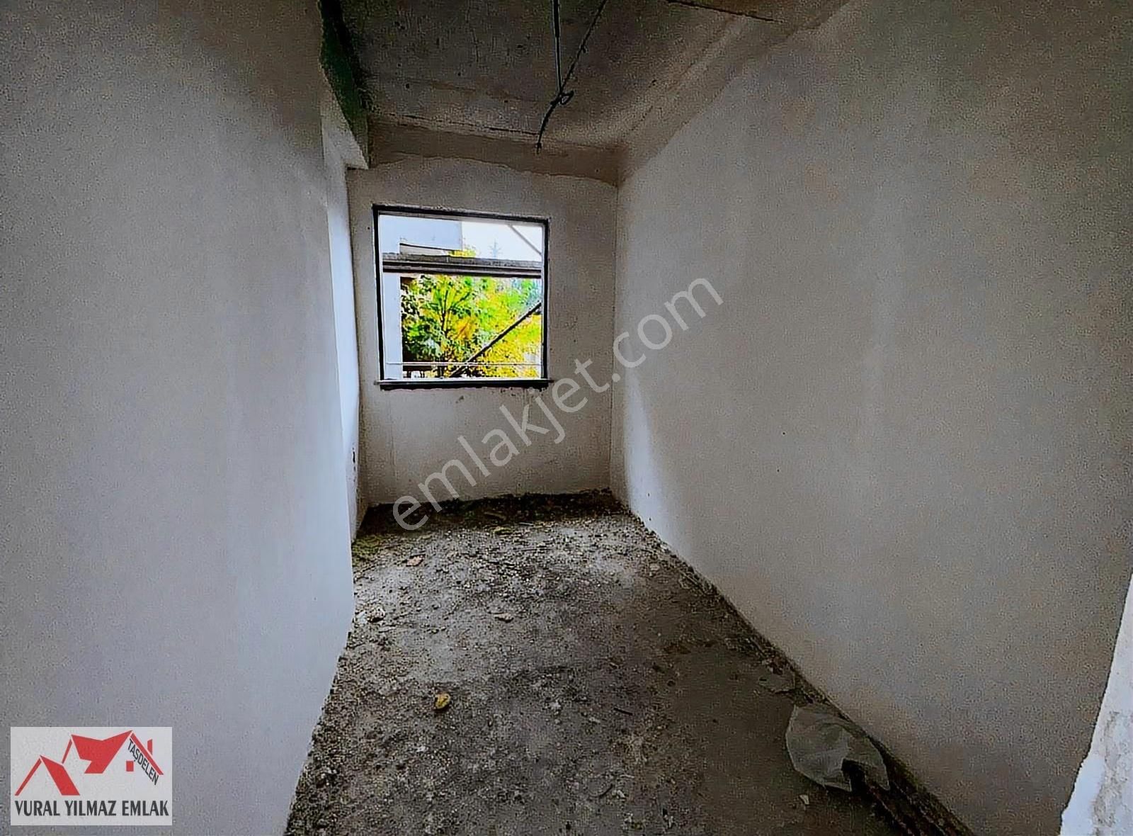 Taşdelen'de 3 Ay Sonra Teslim, Tapusu Hazır,otoparklı Fırsat 2+1 - Görsel 4