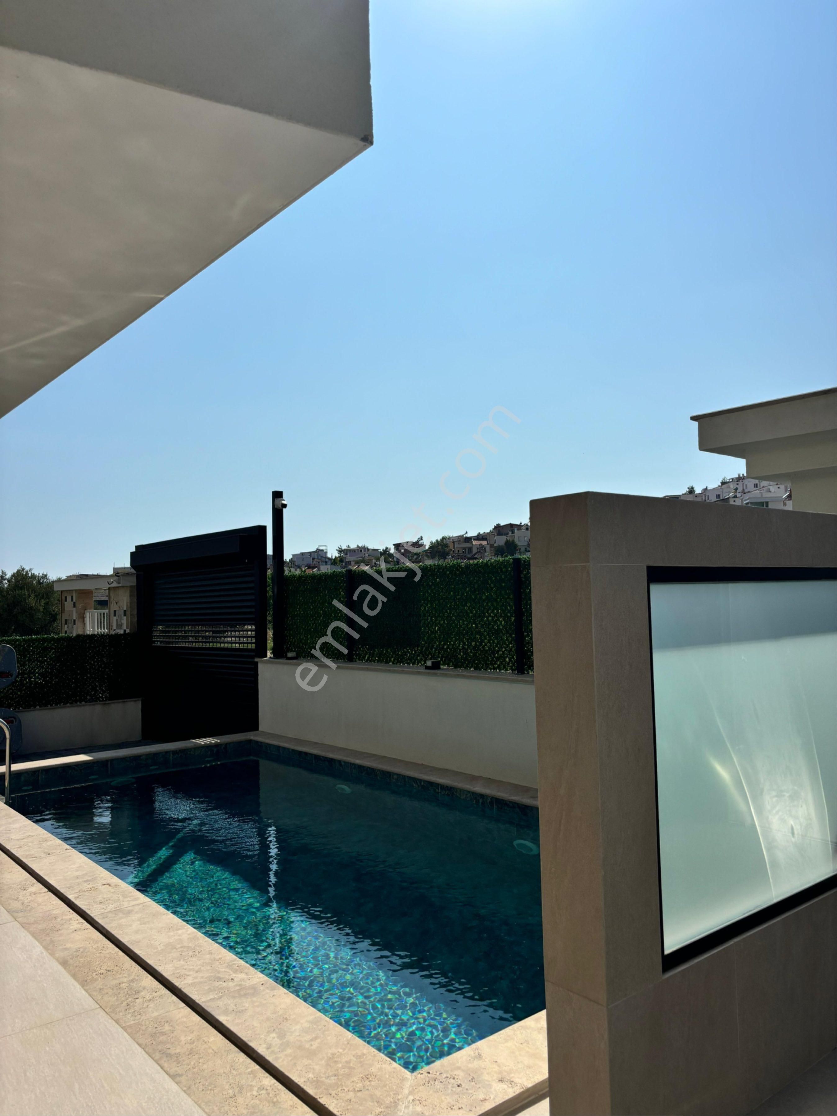 Kuşadası Kadınlar Denizinde Satılık 5+1 Villa - Görsel 2