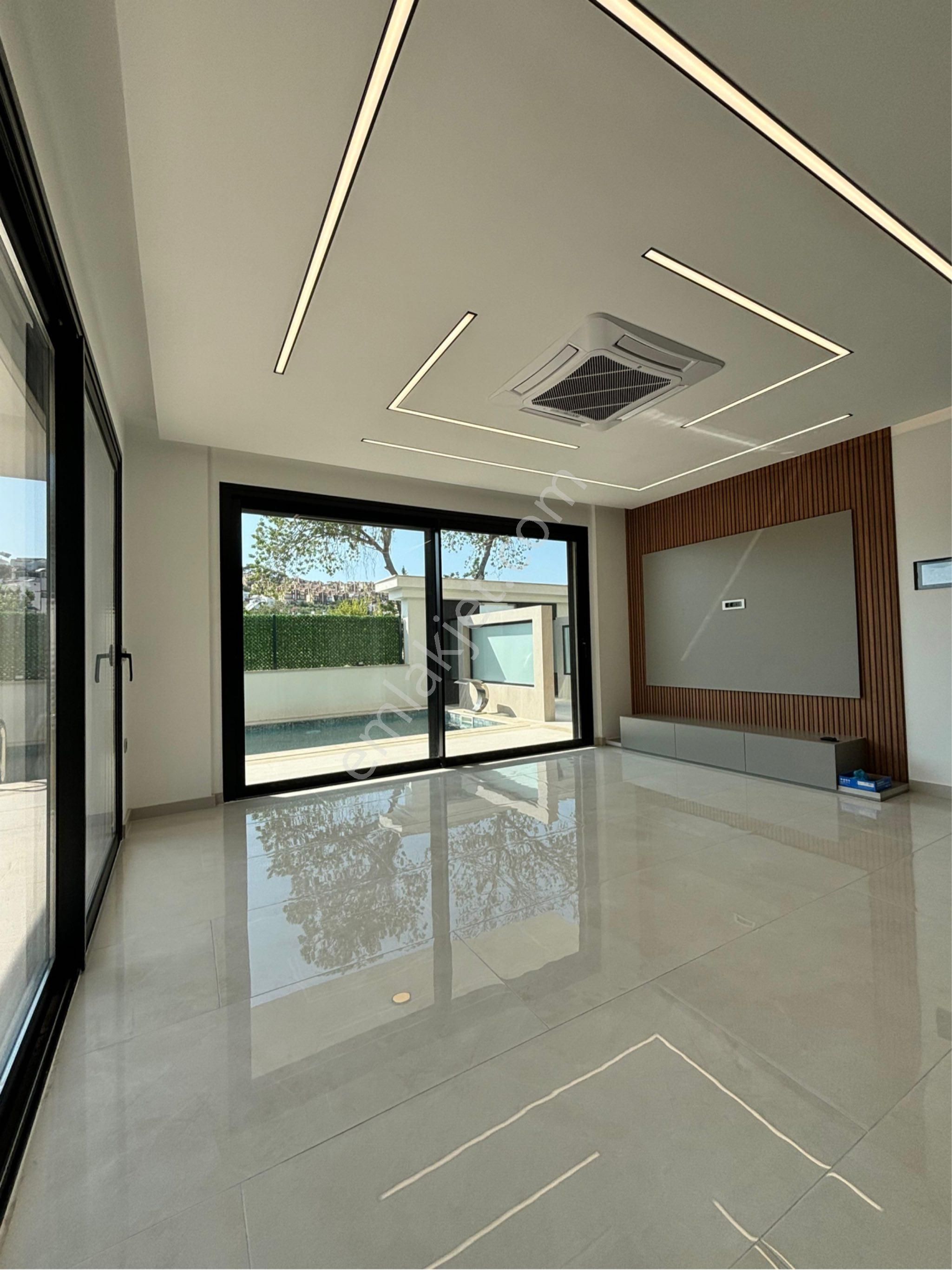 Kuşadası Kadınlar Denizinde Satılık 5+1 Villa - Görsel 8