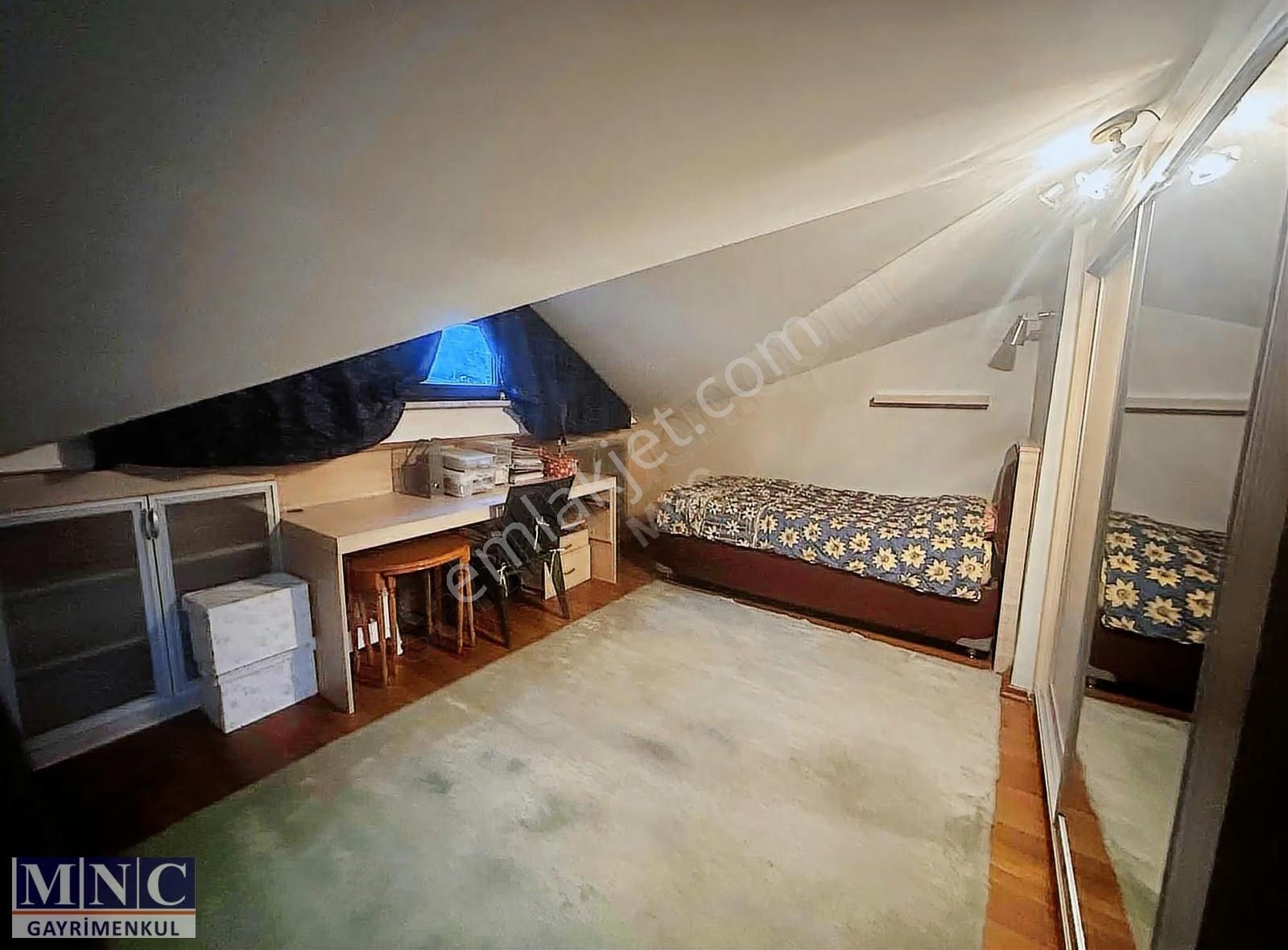 Beykoz Erguvan Evlerinde Eşyalı Boğaz Manzaralı Dubleks Daire - Görsel 11