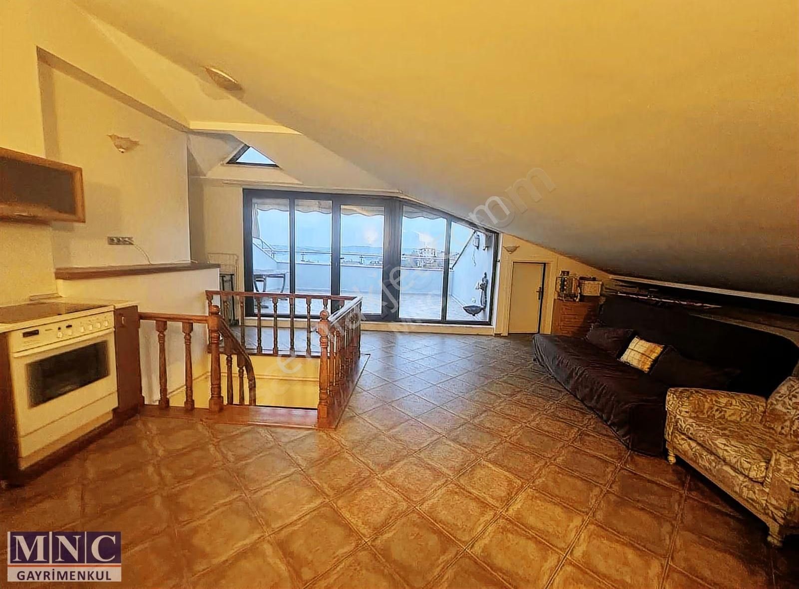 Beykoz Erguvan Evlerinde Eşyalı Boğaz Manzaralı Dubleks Daire - Görsel 32