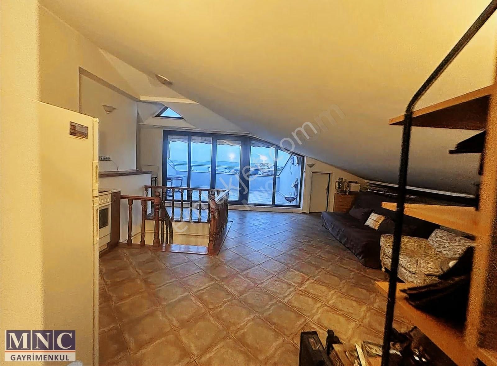 Beykoz Erguvan Evlerinde Eşyalı Boğaz Manzaralı Dubleks Daire - Görsel 18