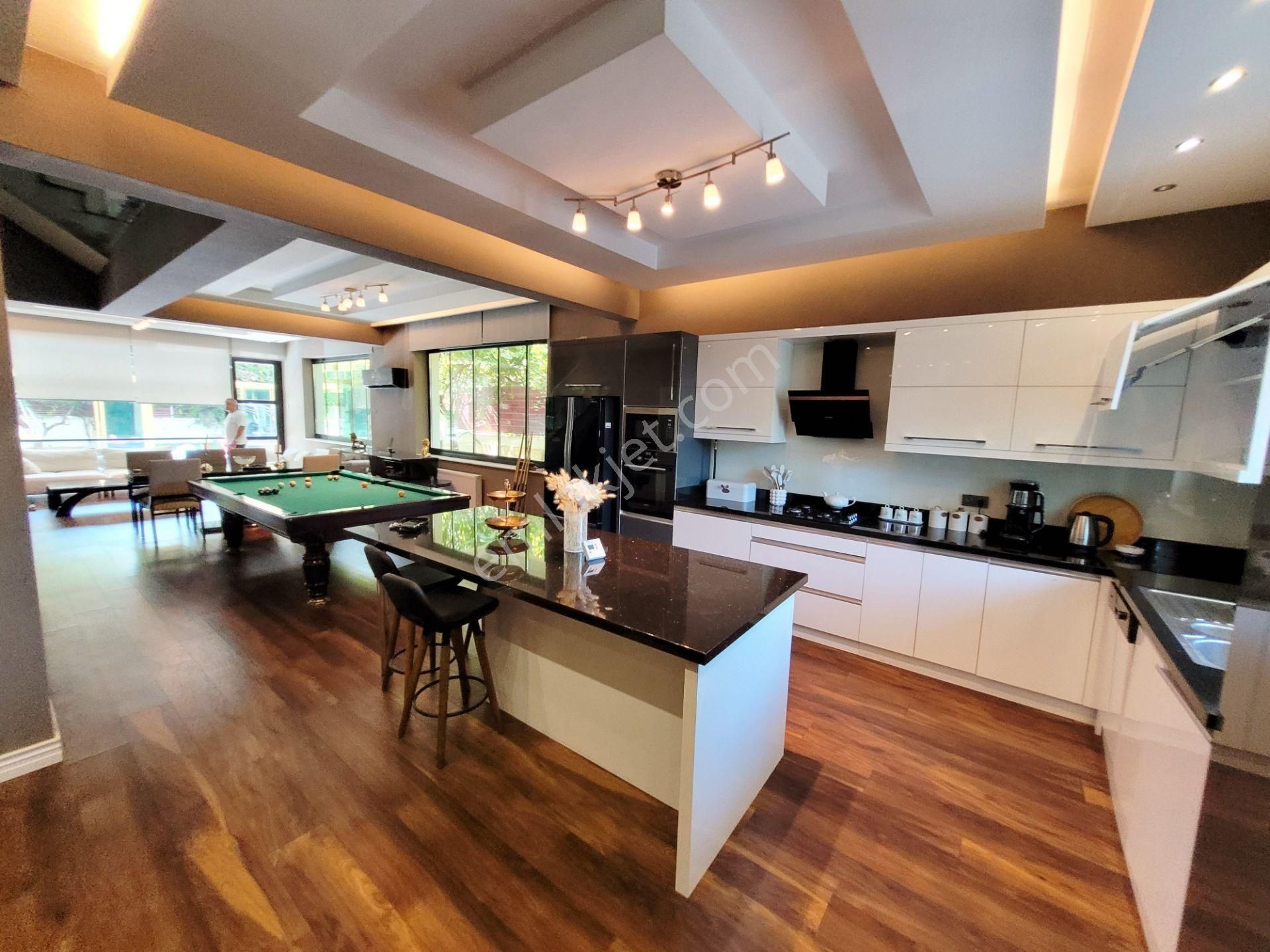 Lara Güzelobada Havuzlu 4+1 Lüx Mobilyalı Triplex Villa - Görsel 15