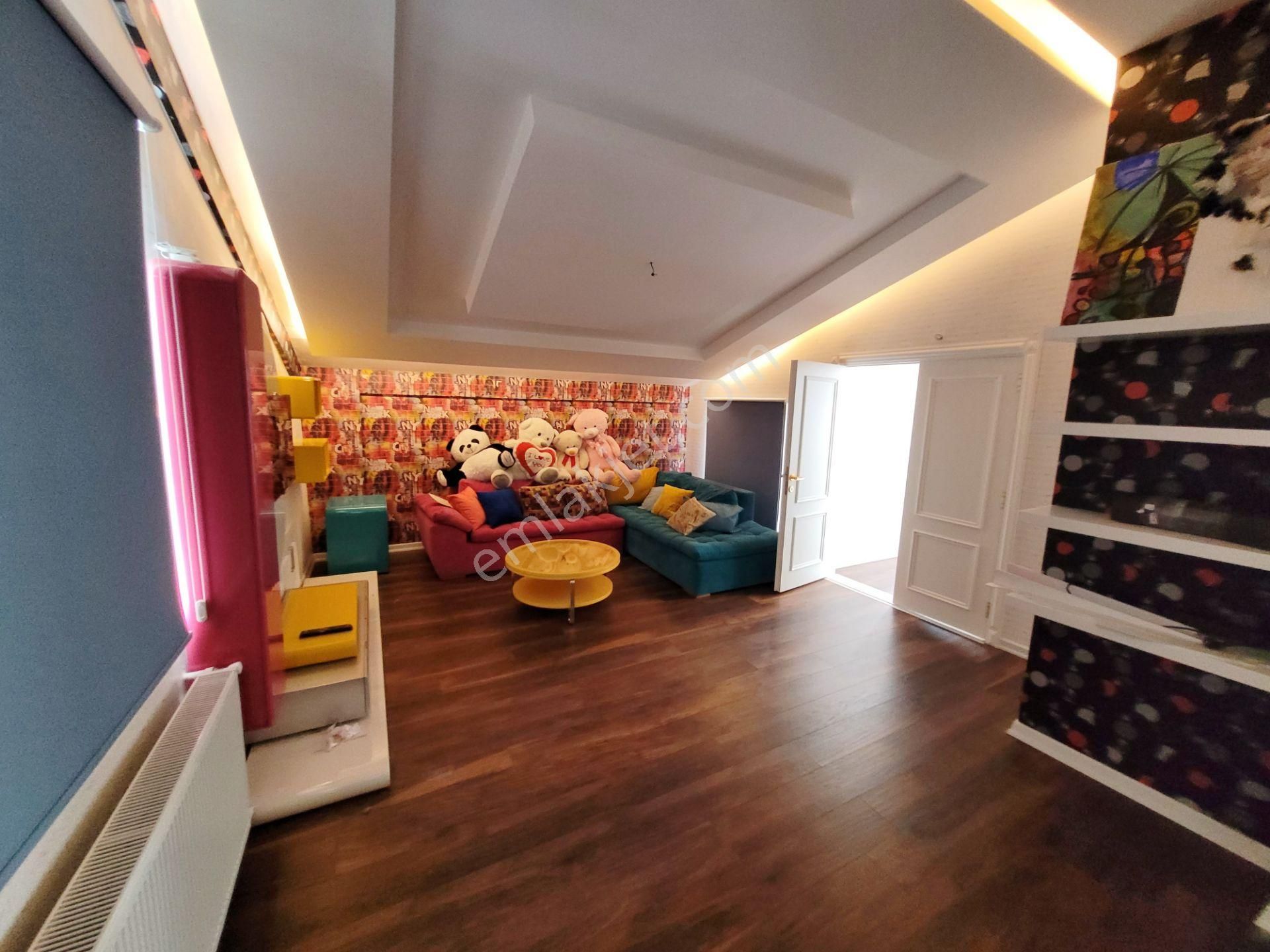 Lara Güzelobada Havuzlu 4+1 Lüx Mobilyalı Triplex Villa - Görsel 10