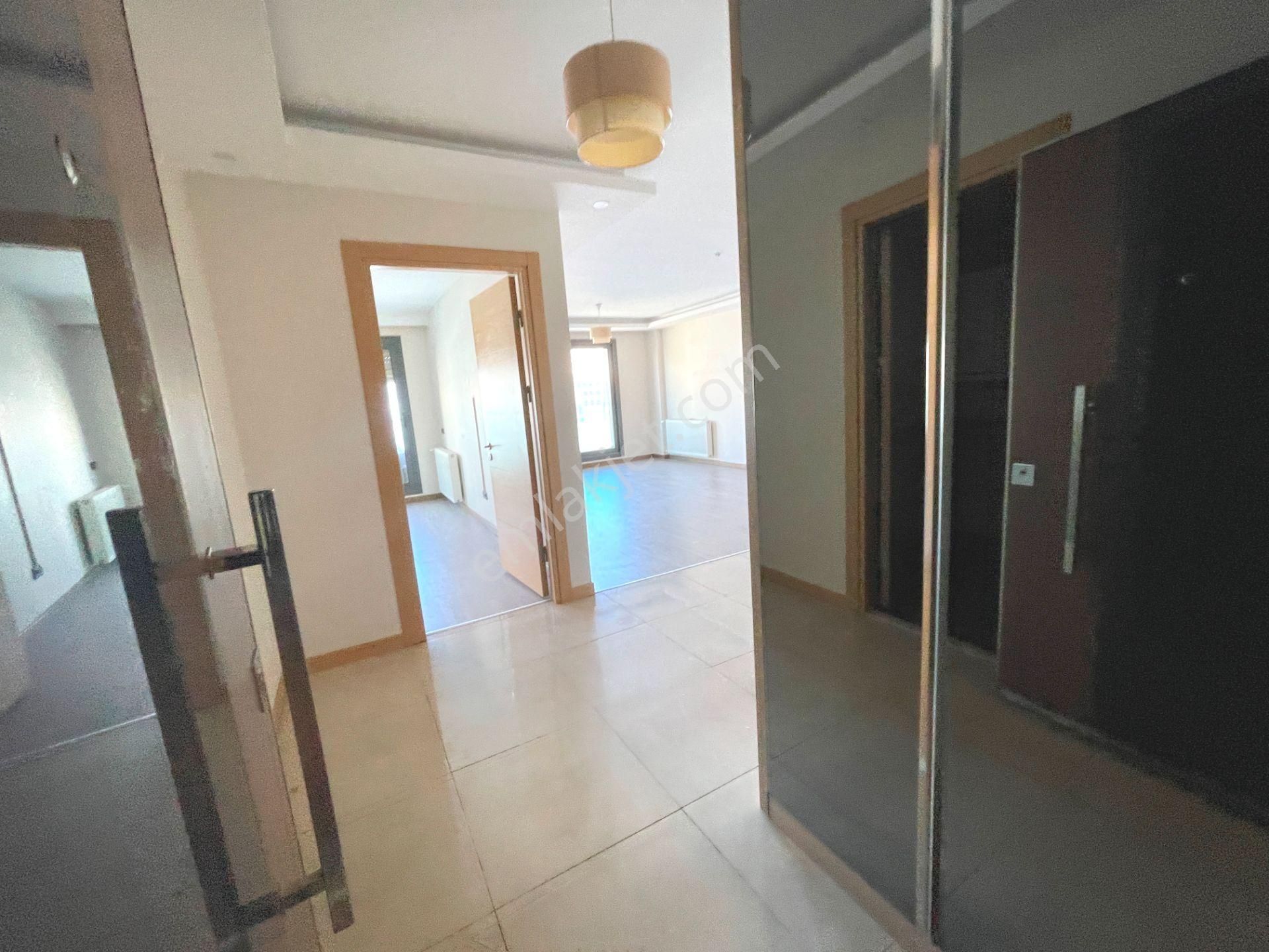 Anadolu Cad Üstü Teraslı Kapalı Mutfaklı 2+1 Kiralık Daire Ofis - Görsel 2
