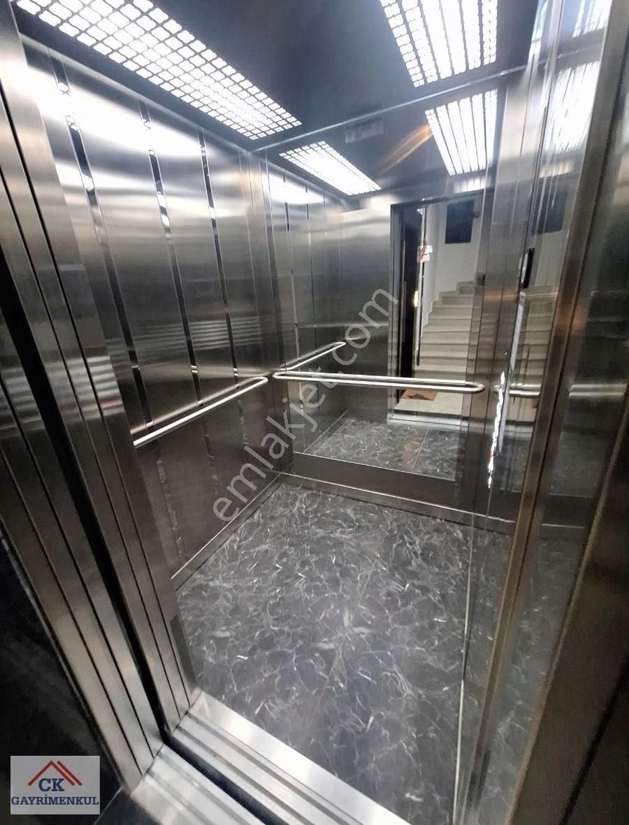 Ck'dan 2+1 70 M2 İnşaat Ve Bina İşçiliği Çok İyi Prestijli Bina - Görsel 23