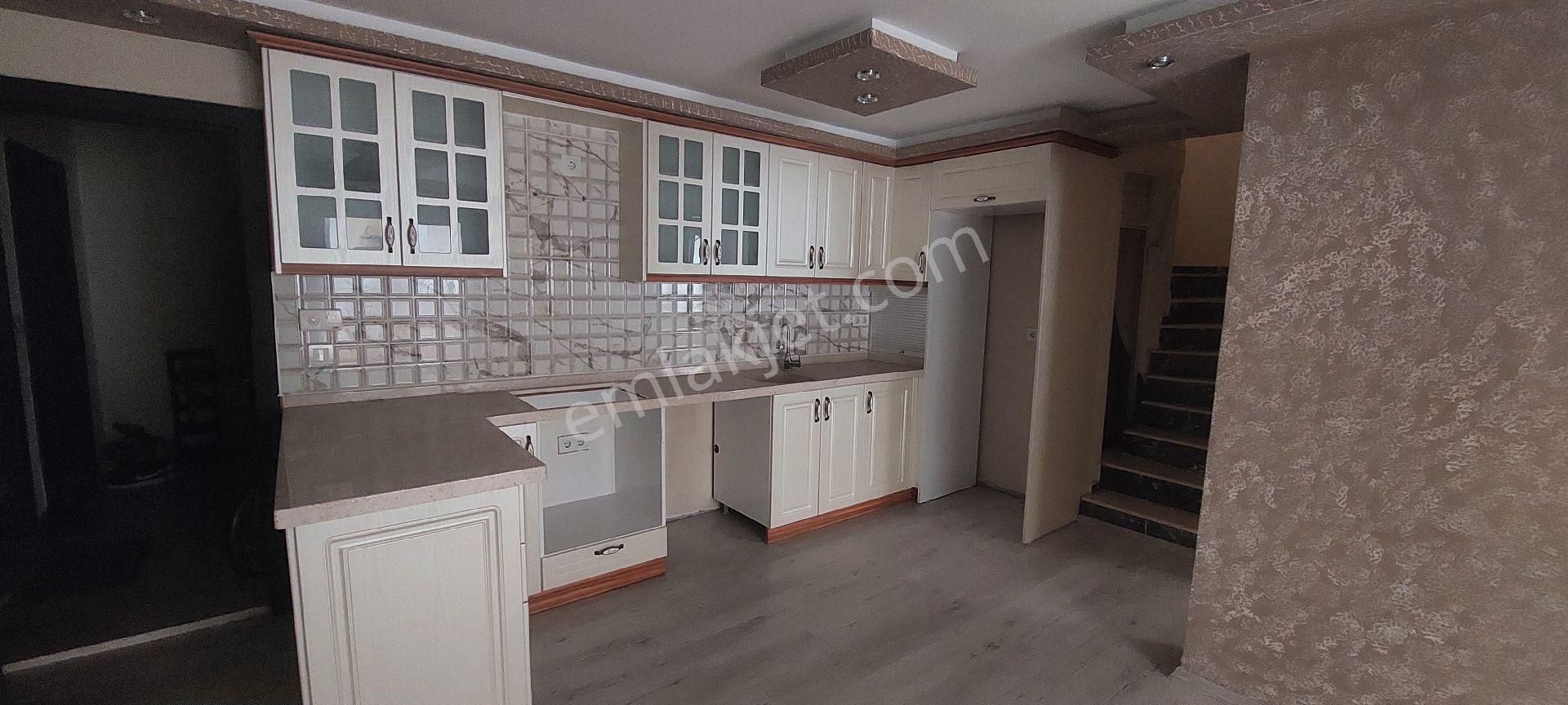 Dikili Salimbey Mahallesinde Merkezi Isıtmalı Merkezi Konumda Asansörlü 3+1 Dublex Satılık - Görsel 5