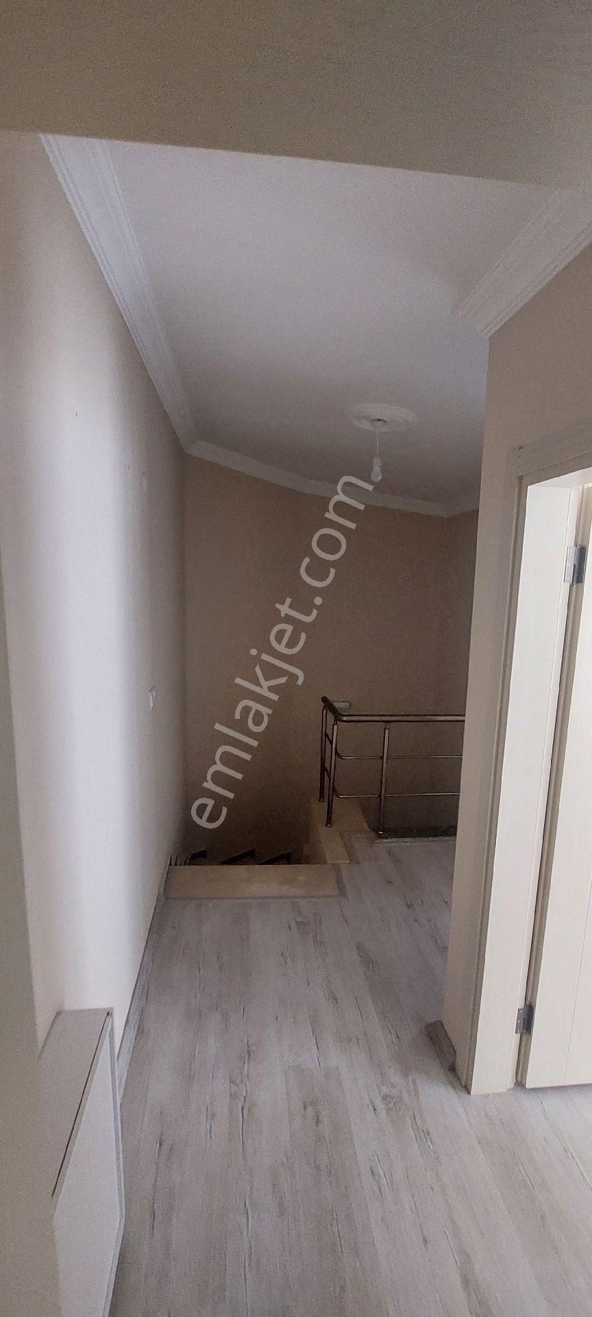 Dikili Salimbey Mahallesinde Merkezi Isıtmalı Merkezi Konumda Asansörlü 3+1 Dublex Satılık - Görsel 10