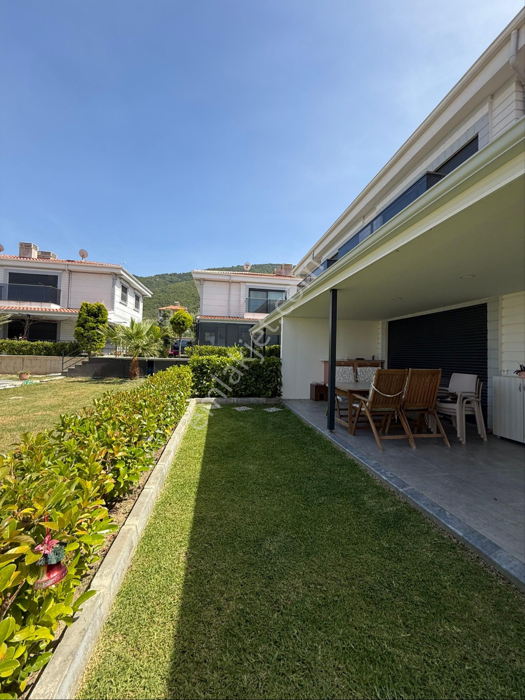 Kuşadası Güzelçamlı Bölgesinde Satılık 3 Oda 1 Salon Sıfır Yazlık